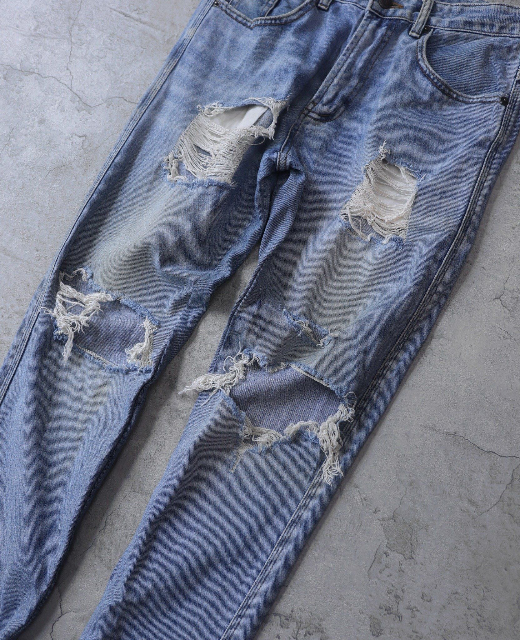  01.23.24 - VTG DISTRESSED DENIM PANTS - ELOIS JEANS 