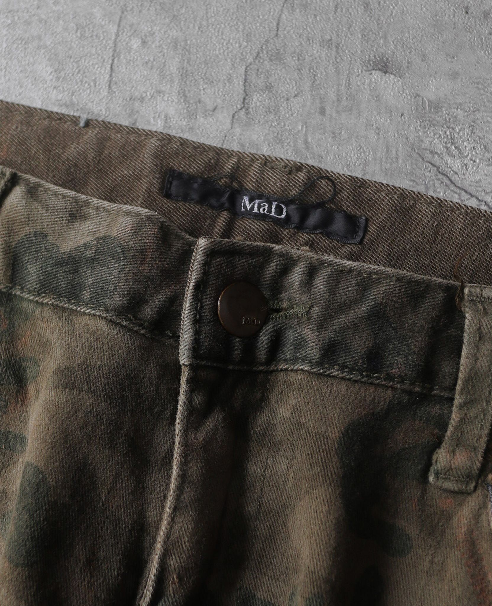 01.23.24 - VTG CROPPED CARGO PANTS - MAD 