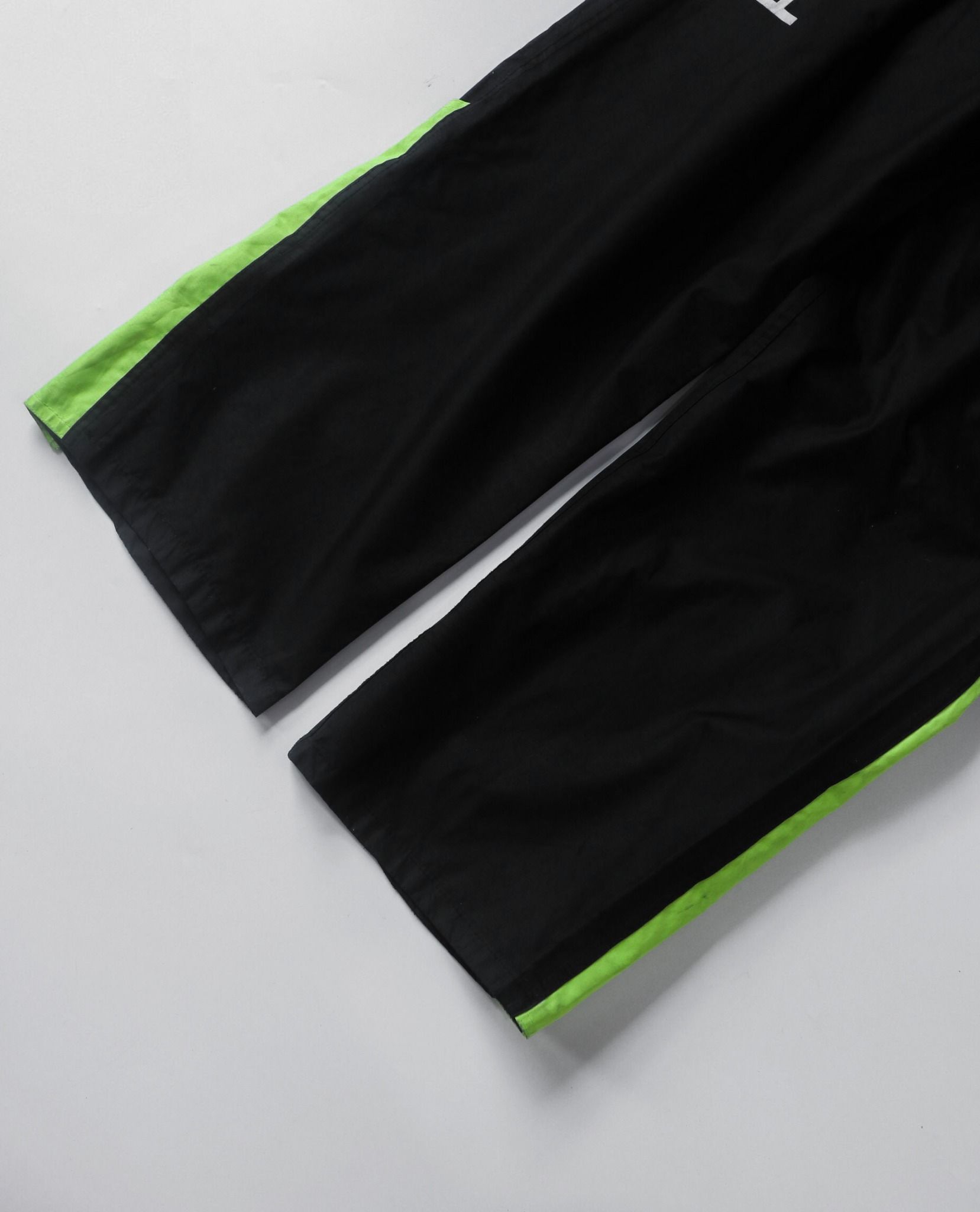  06.10.23 - VTG WIND PANTS - POLE 