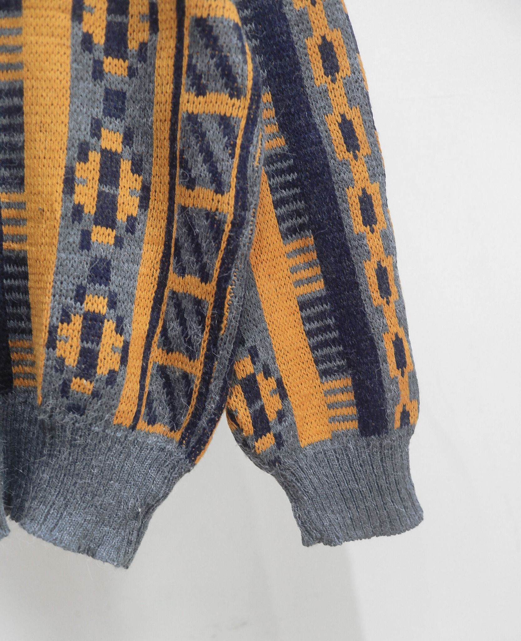  09.24.24 - VTG KNIT SWEATSHIRT - MAXLINE 