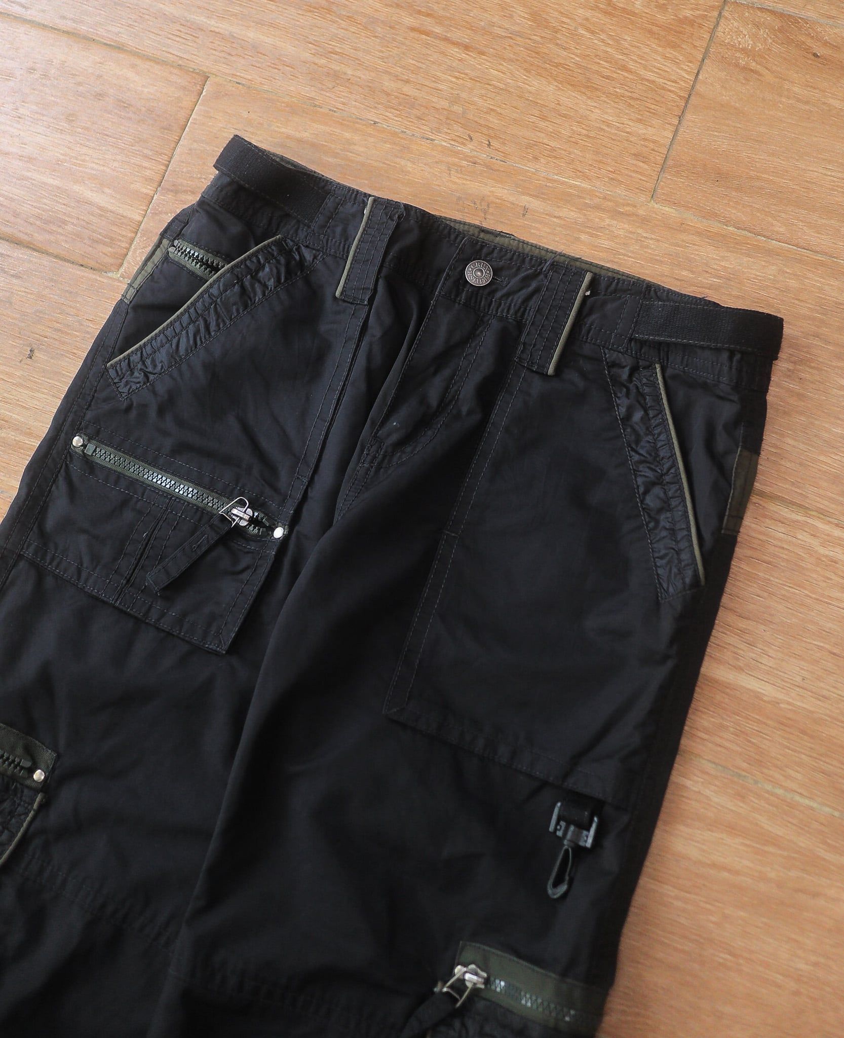  09.30.24 - VTG NYLON CARGO PANTS - CRUX 