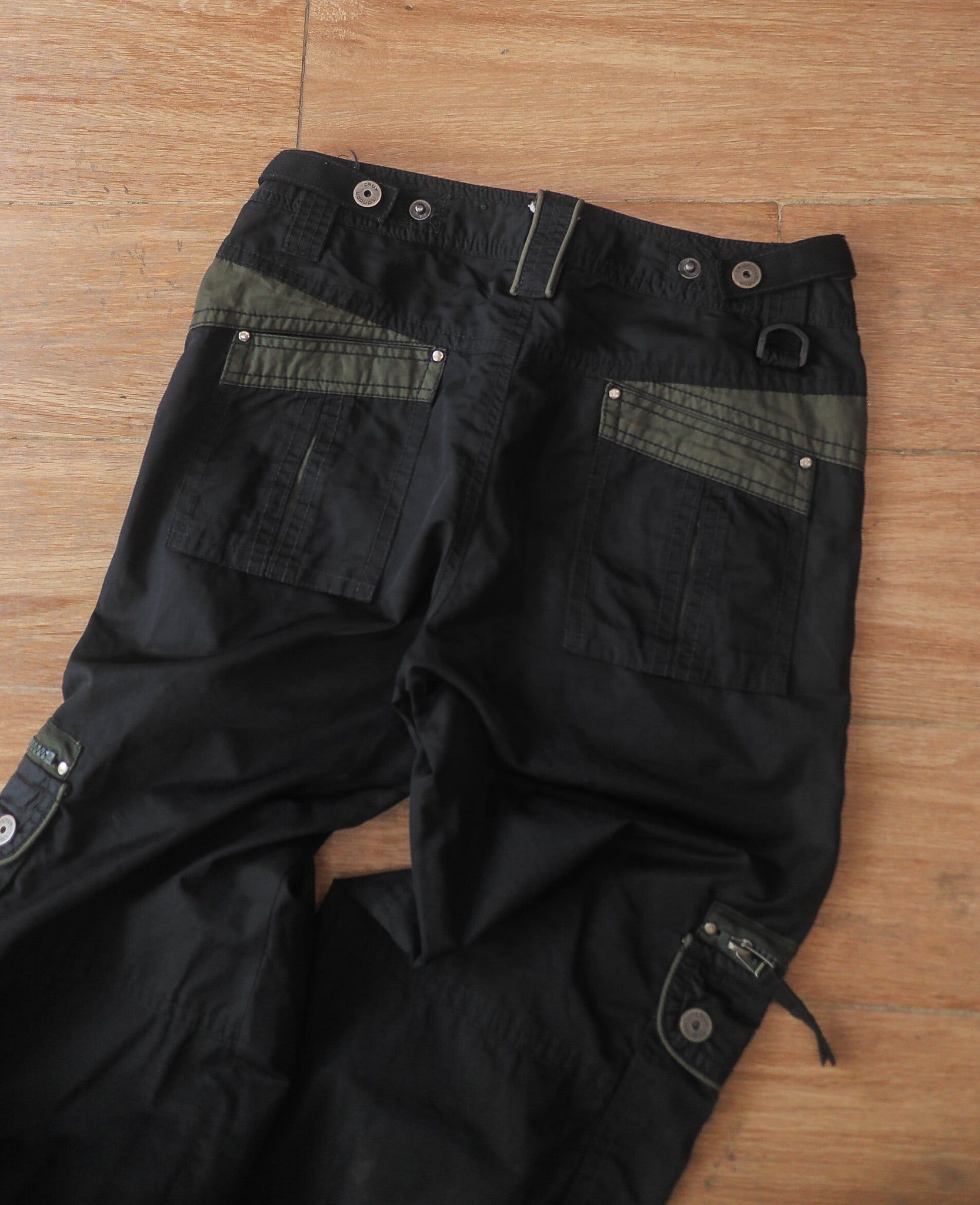  09.30.24 - VTG NYLON CARGO PANTS - CRUX 