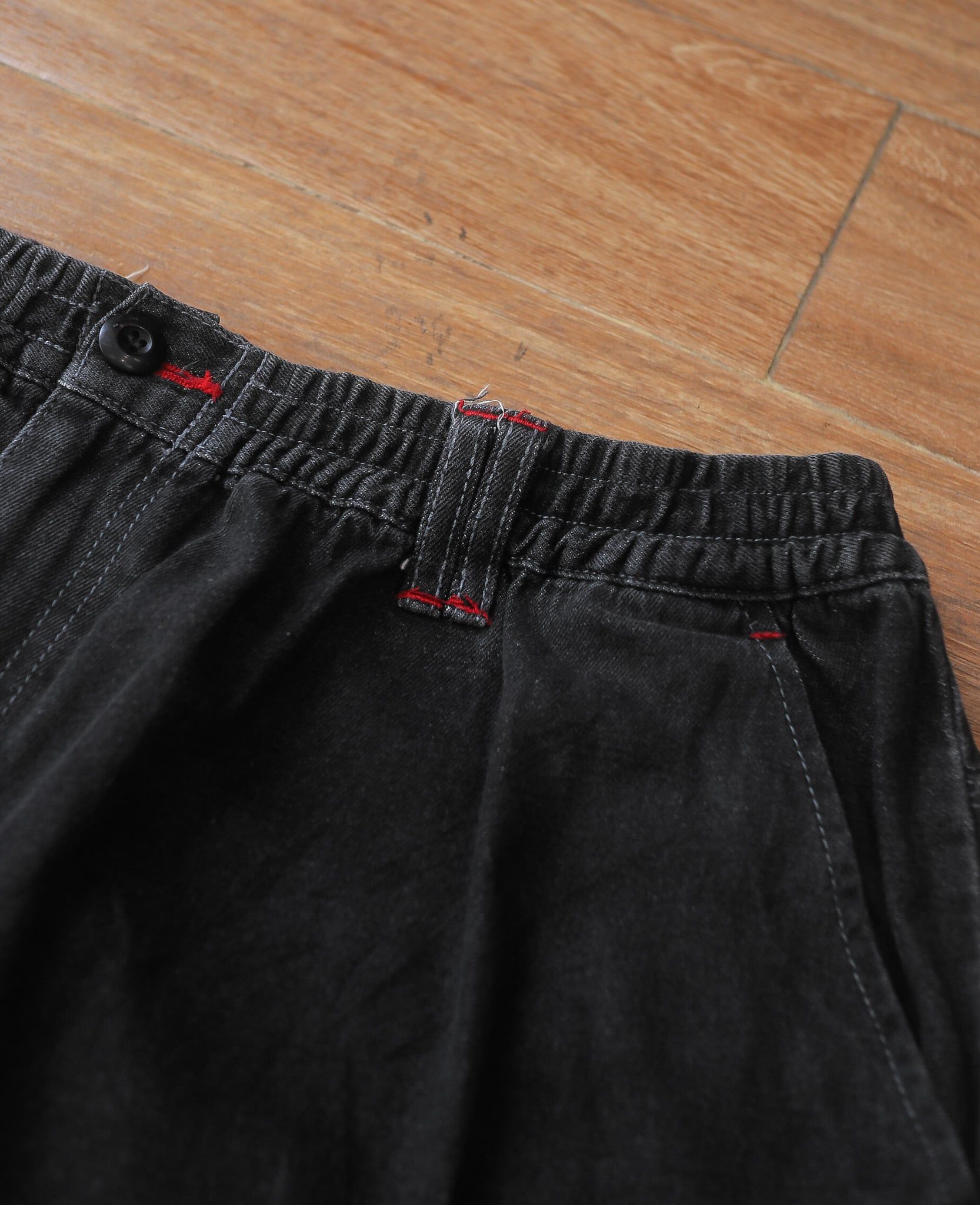  09.30.24 - VTG BAGGY DENIM CARGO PANTS - W & SB 