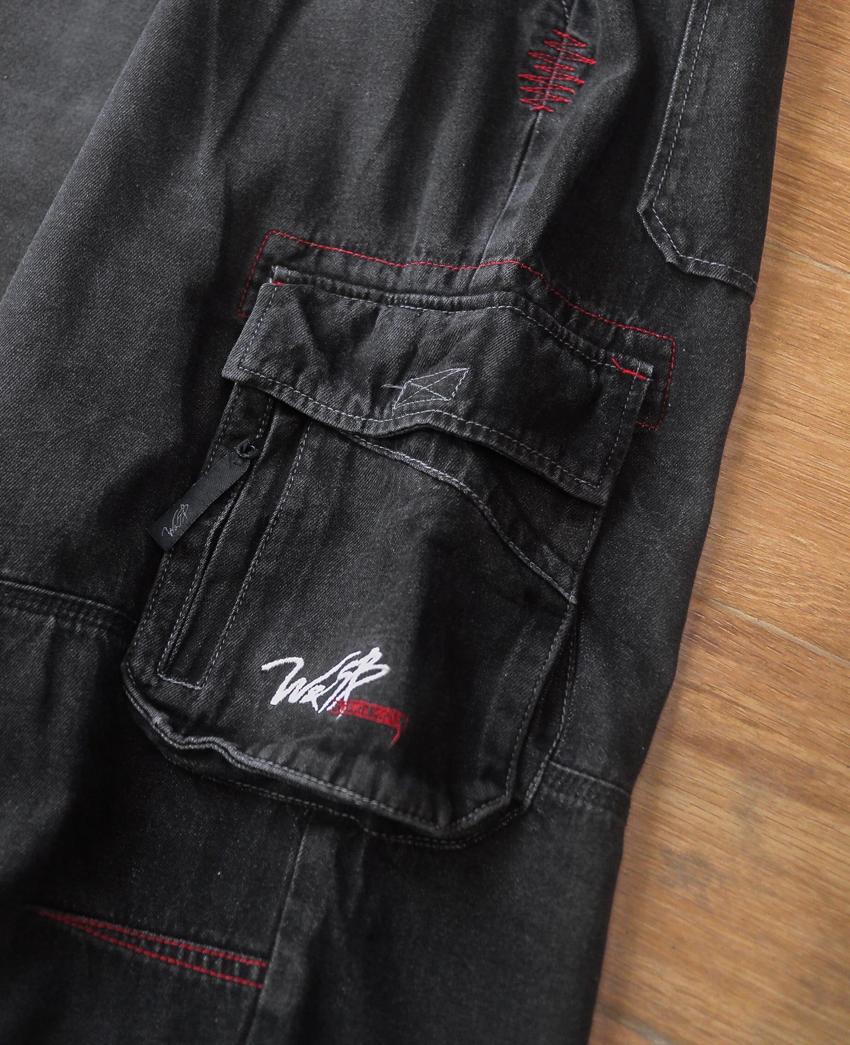  09.30.24 - VTG BAGGY DENIM CARGO PANTS - W & SB 