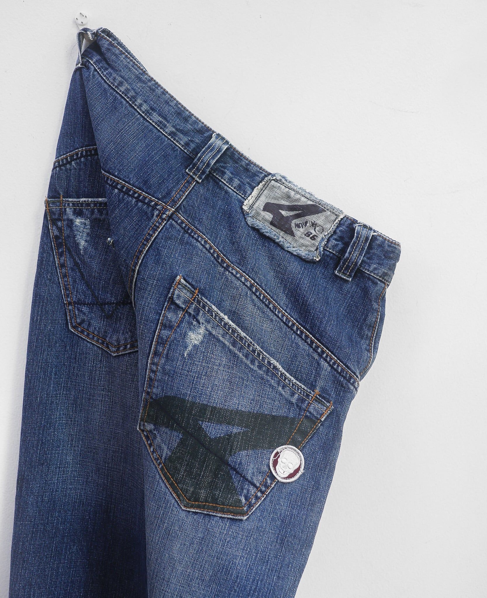  10.04.24 - VTG BAGGY DENIM PANTS - AIRWALK 