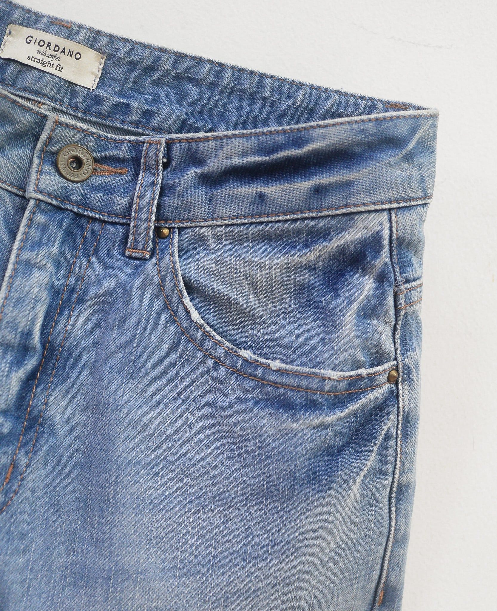  10.04.24 - VTG STRAIGHT FIT DENIM PANTS - GIORDANO 