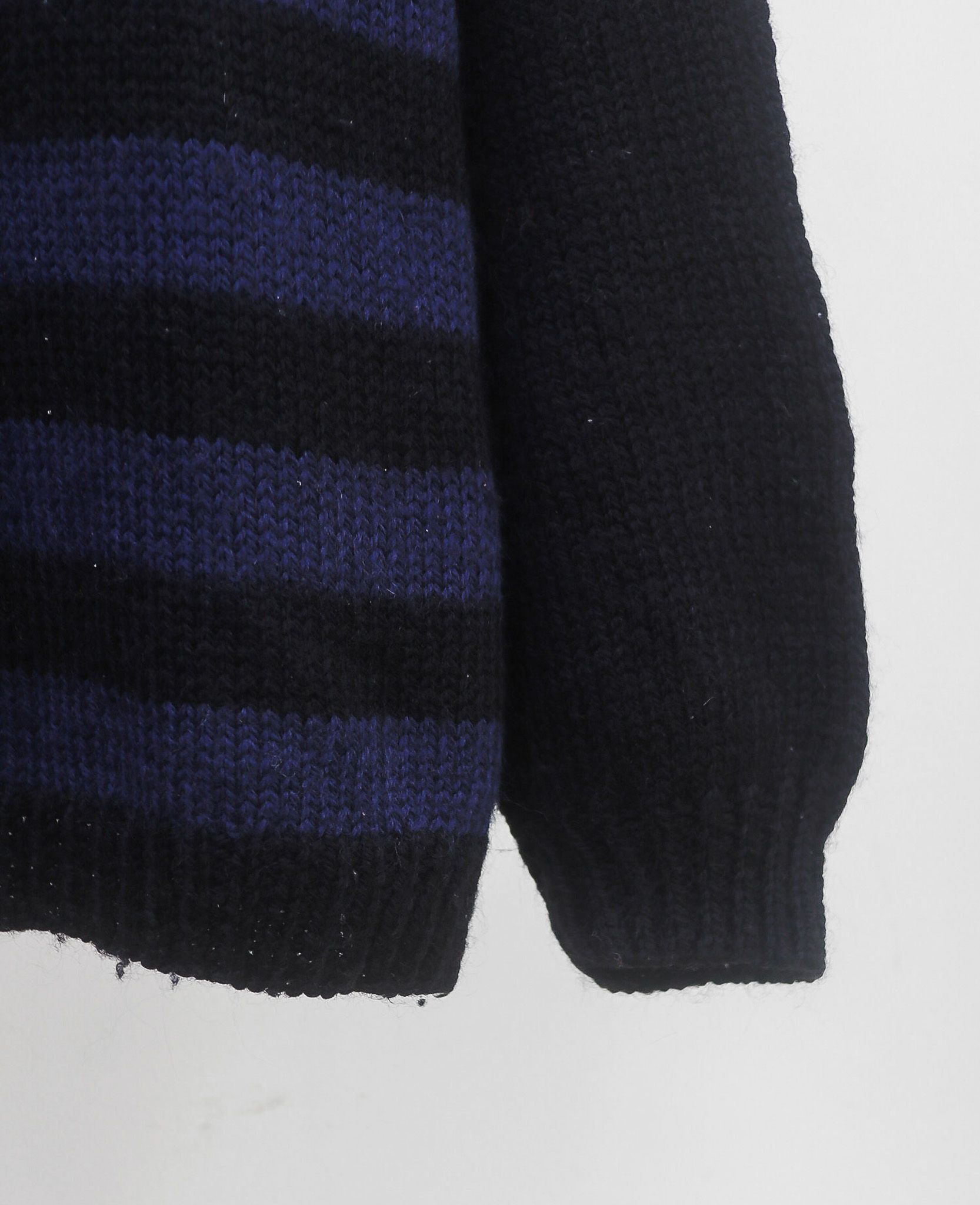  10.06.24 - VTG KNIT SWEATSHIRT 