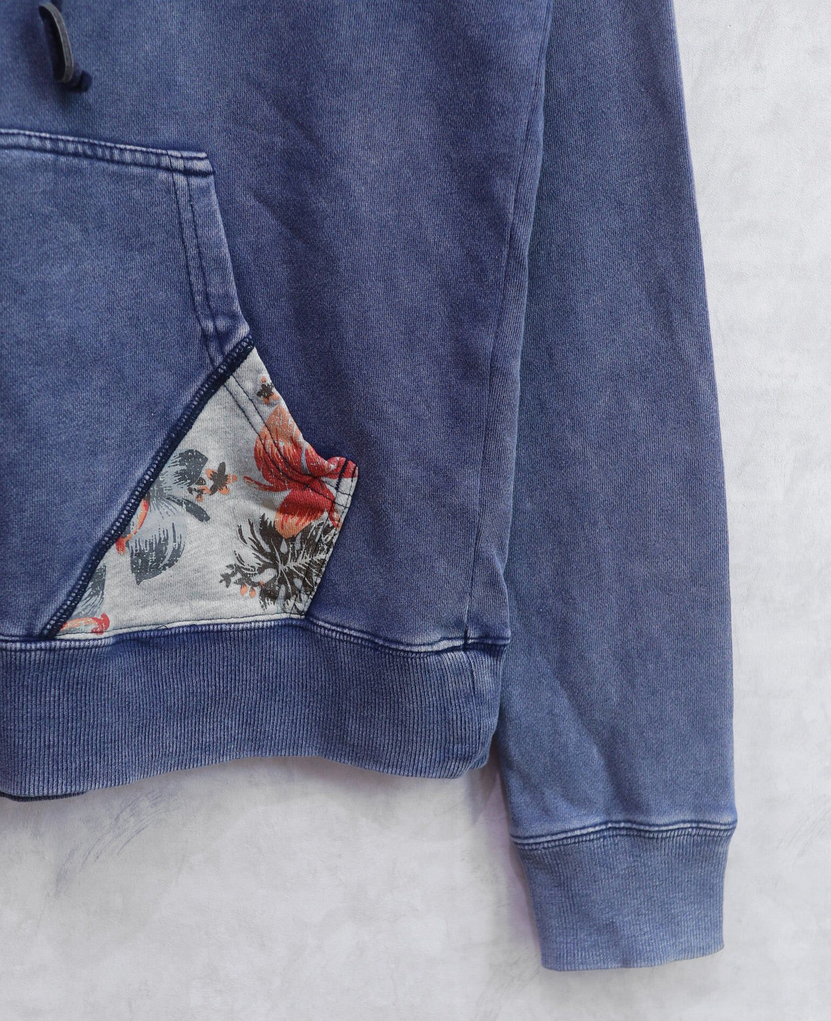  03.19.24 - VTG WASHED PULLOVER HOODIE - BILLABONG 