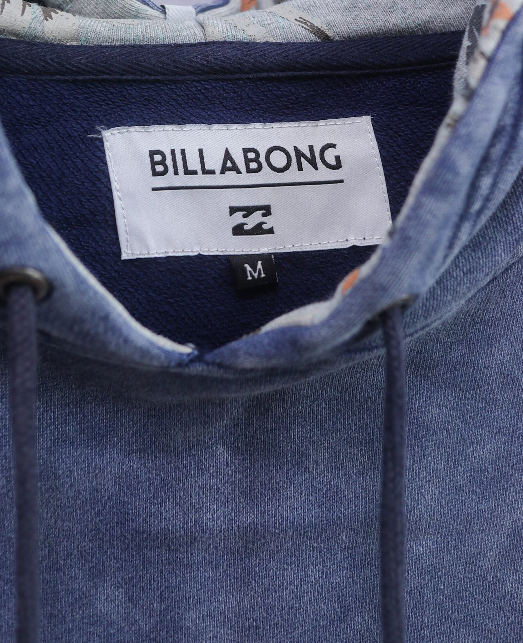  03.19.24 - VTG WASHED PULLOVER HOODIE - BILLABONG 