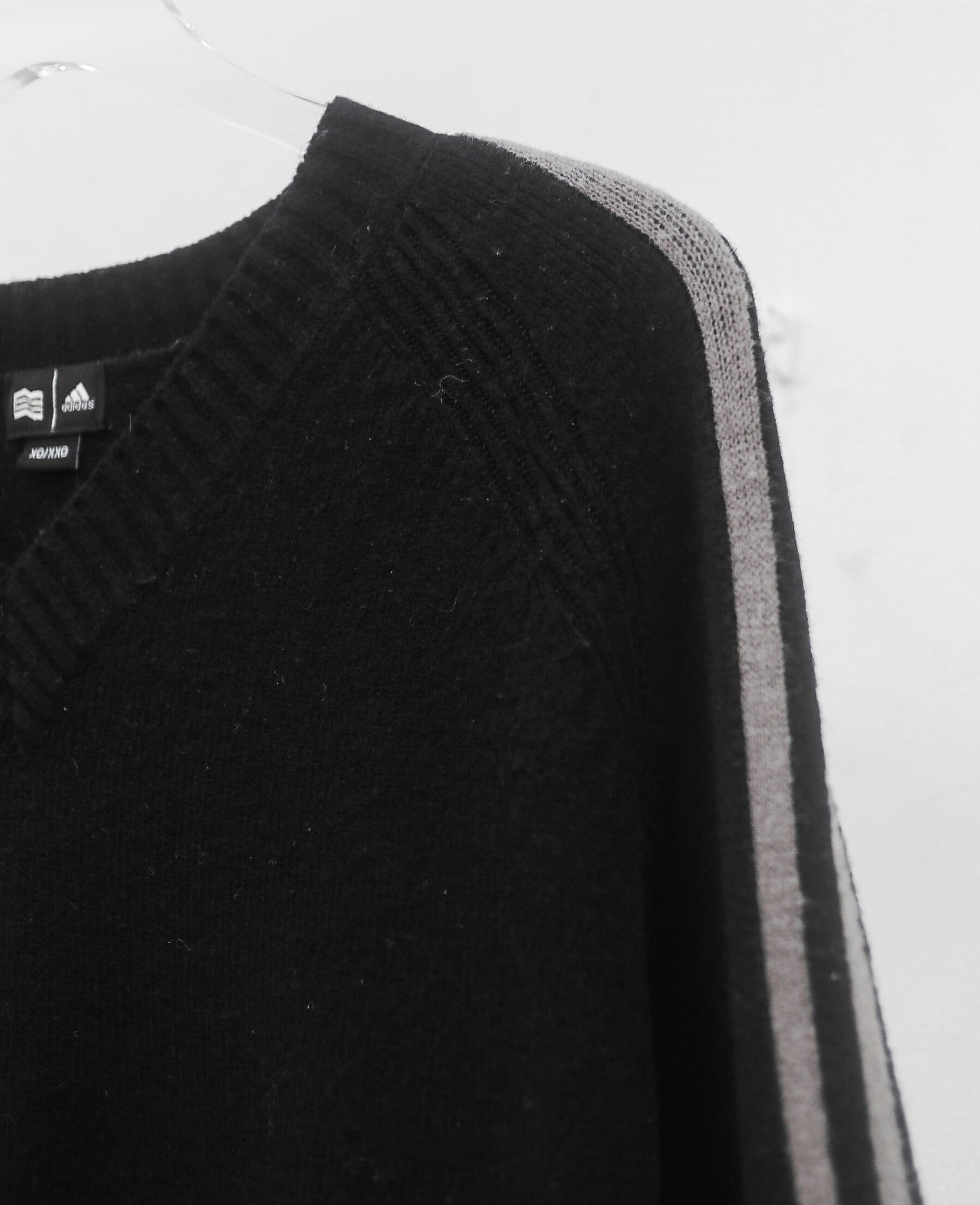  10.06.24 - VTG KNIT SWEATSHIRT - ADIDAS 