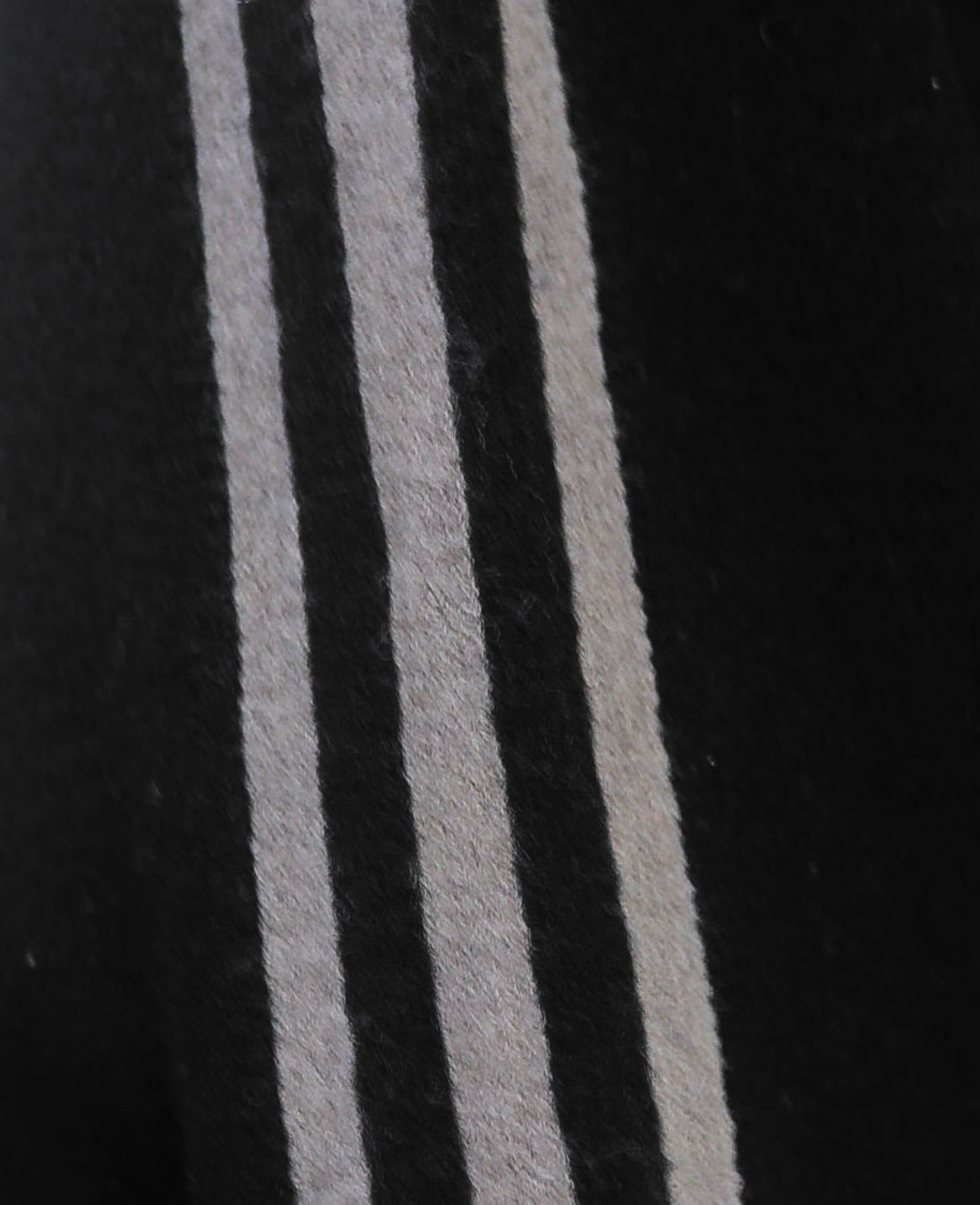  10.06.24 - VTG KNIT SWEATSHIRT - ADIDAS 