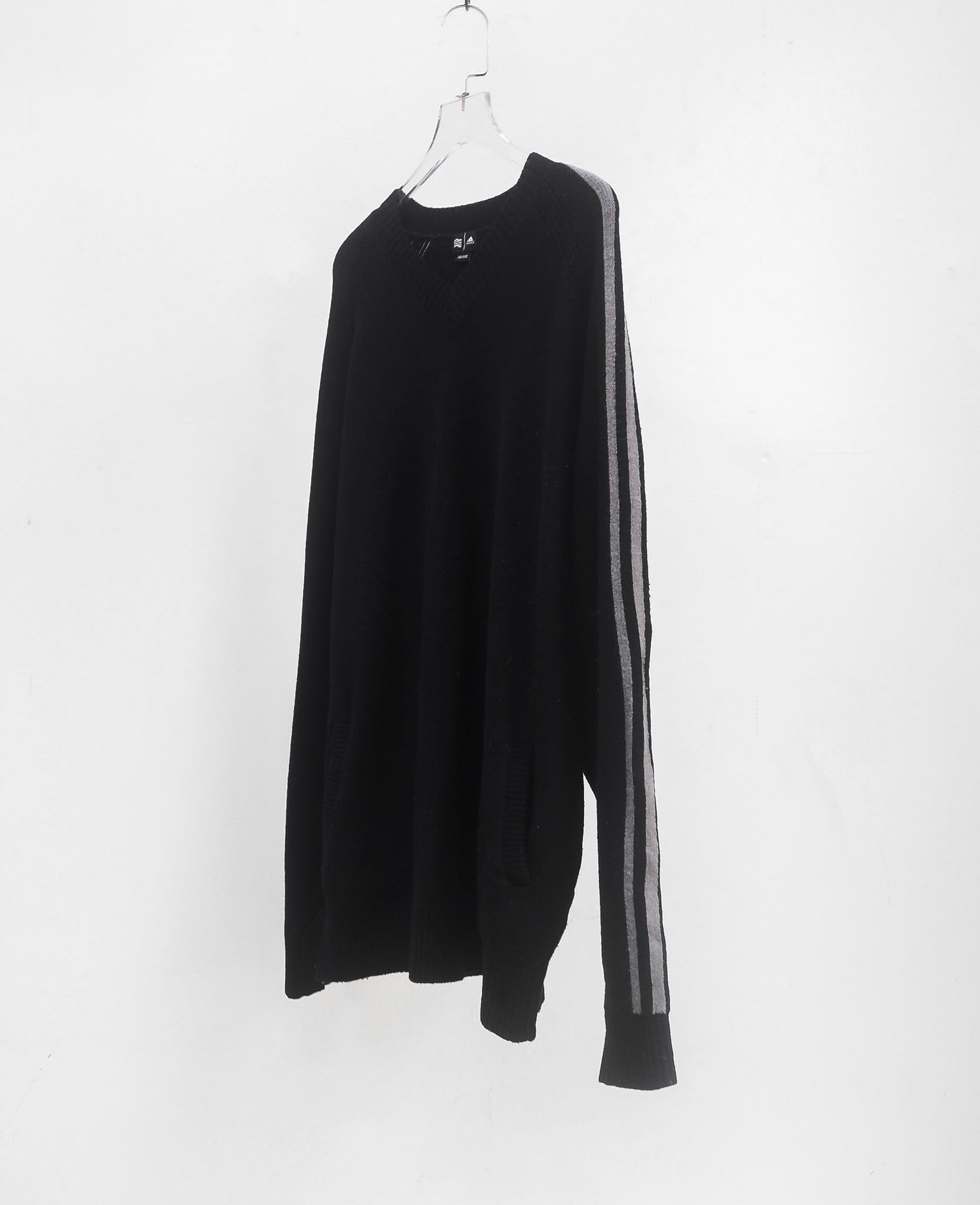  10.06.24 - VTG KNIT SWEATSHIRT - ADIDAS 