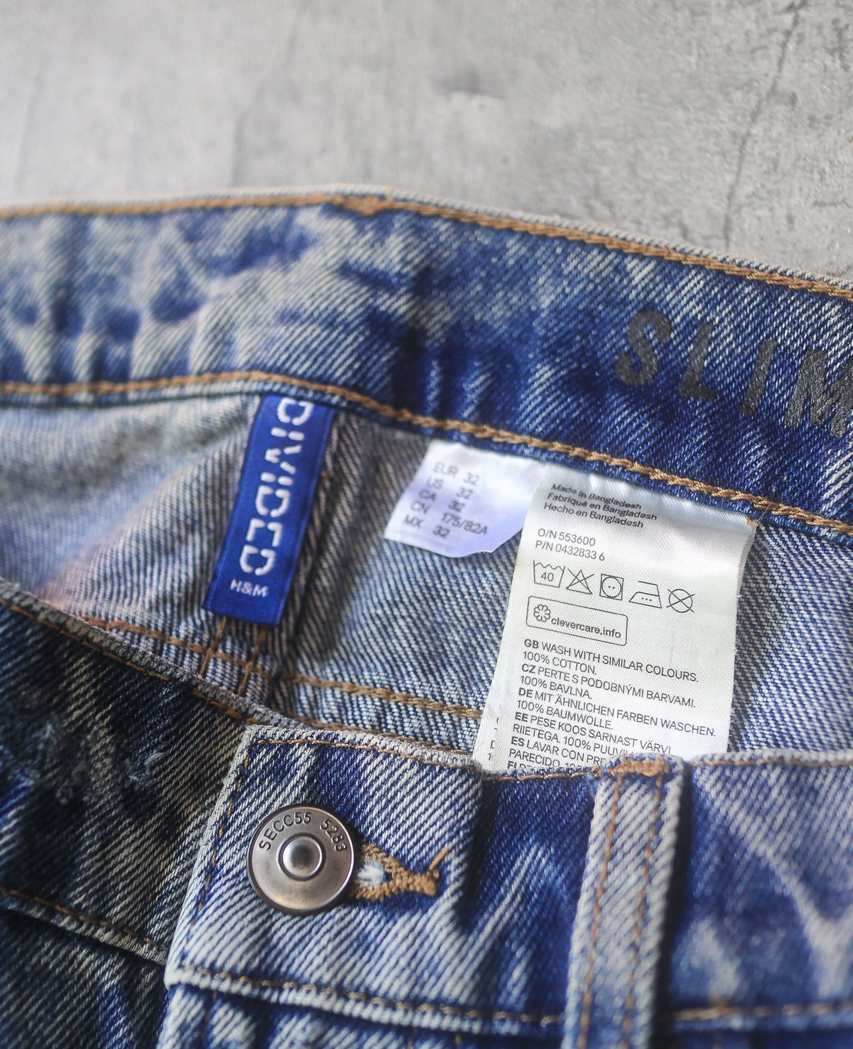  10.09.24 - VTG DESTROYED DENIM PANTS - H&M DIVIDED 