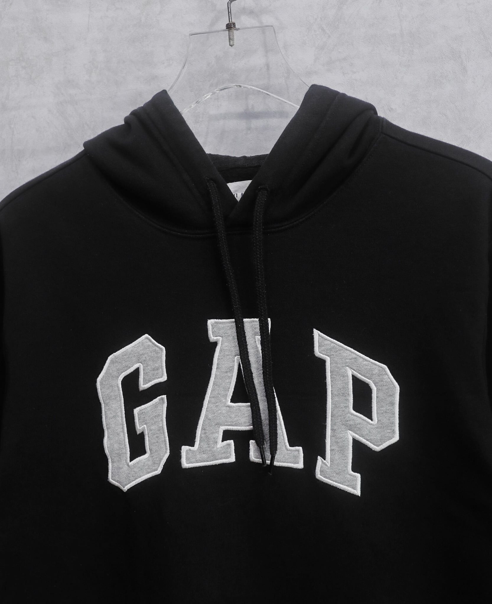  03.19.24 - VTG PULLOVER HOODIE - GAP 