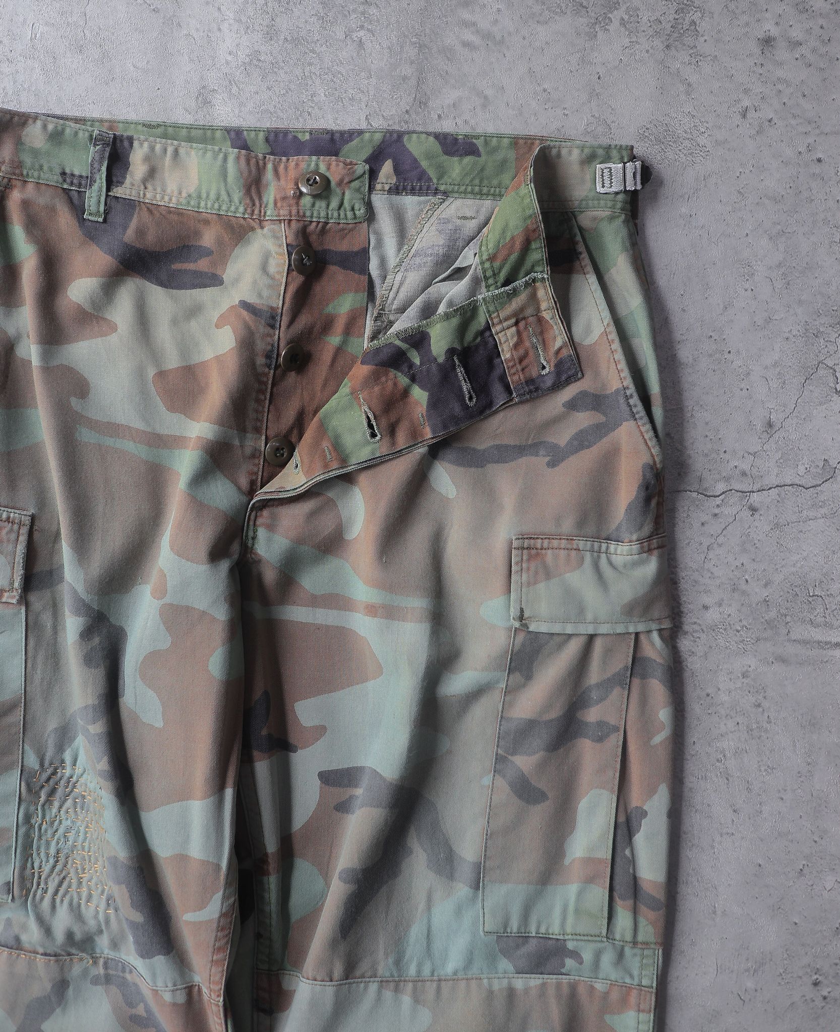  10.11.24 - VTG MILITARY CARGO PANTS 
