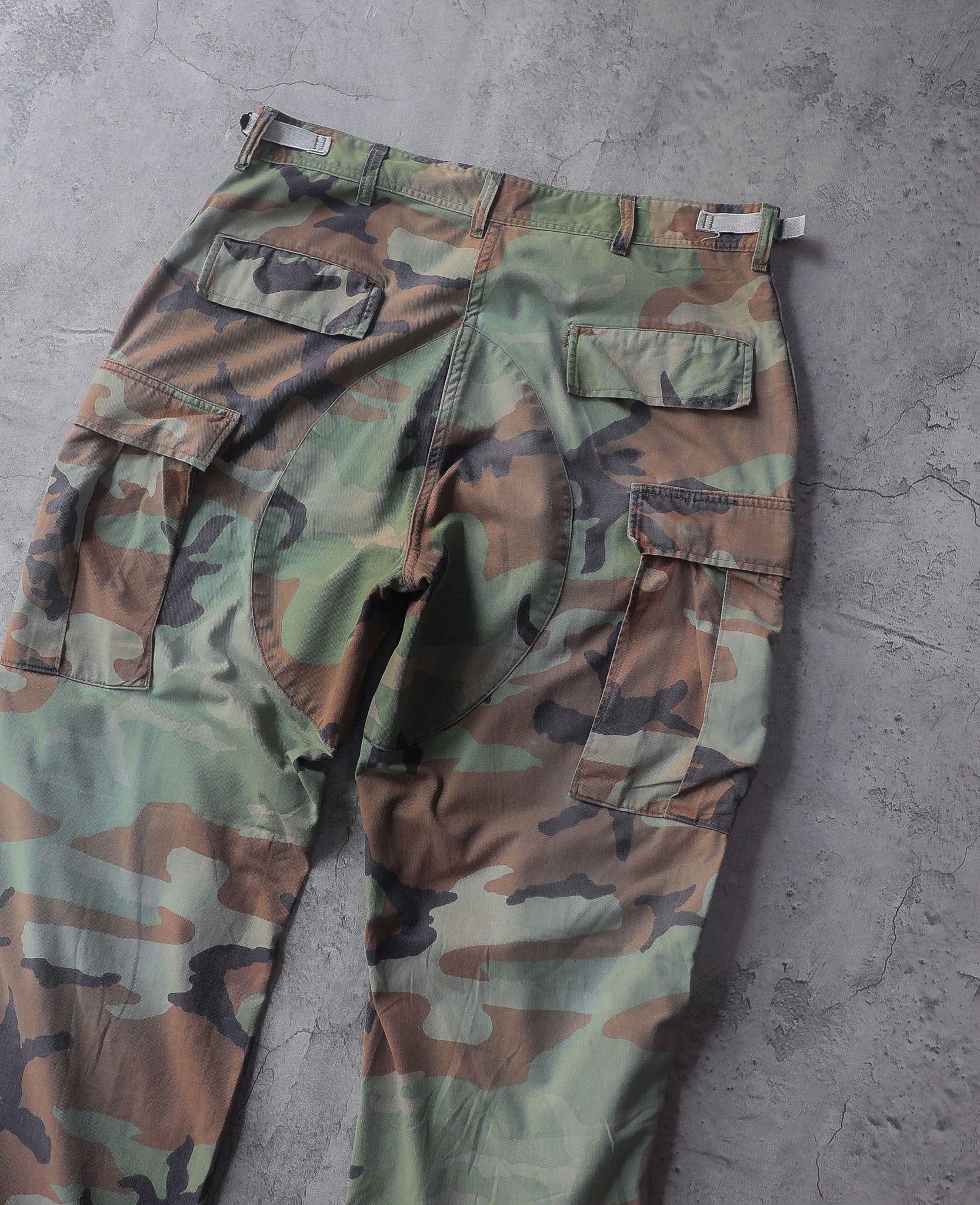  10.11.24 - VTG MILITARY CARGO PANTS 