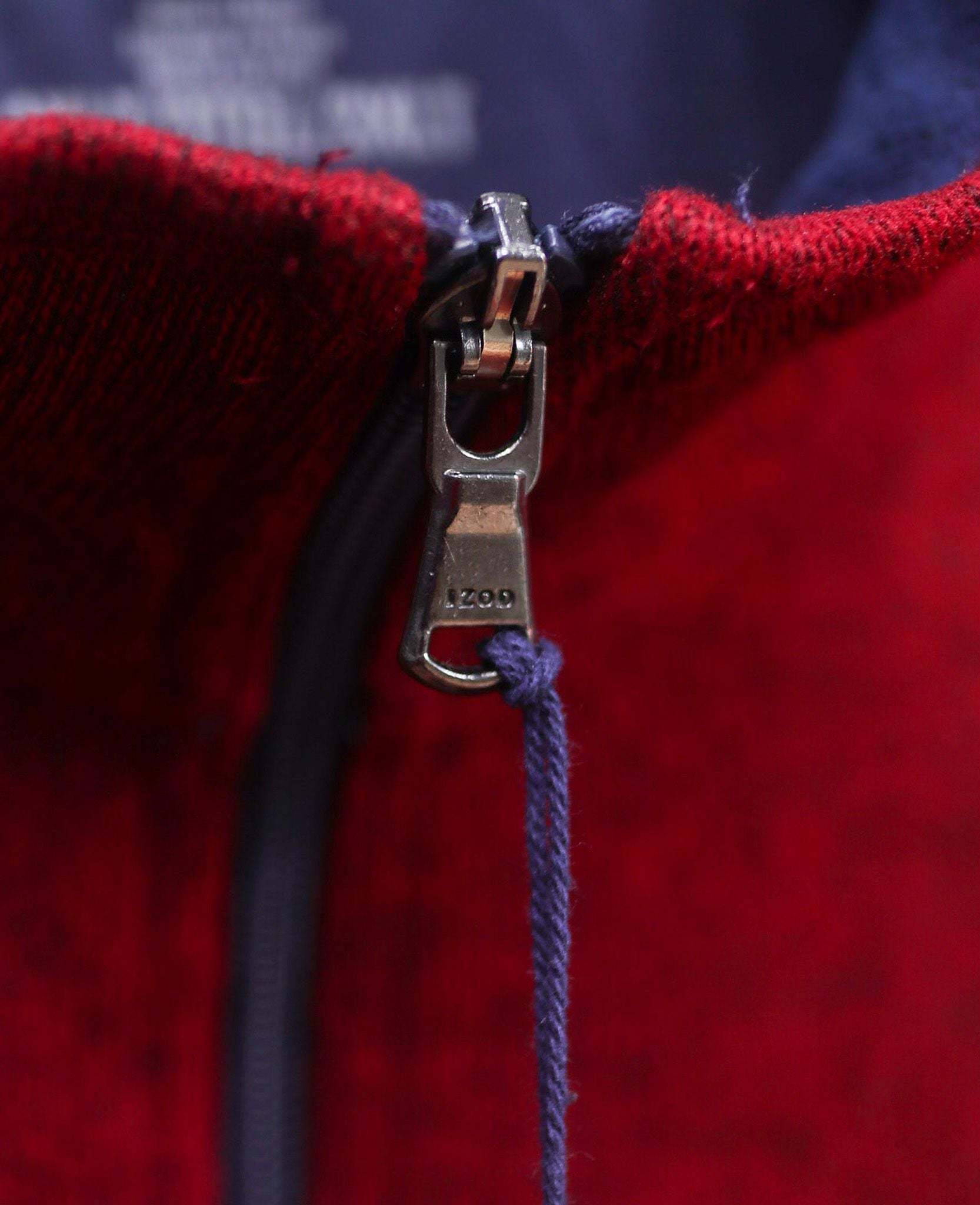  03.21.24 - VTG OVERSIZED ZIP NECK FLEECE SWEATSHIRT - IZOD 