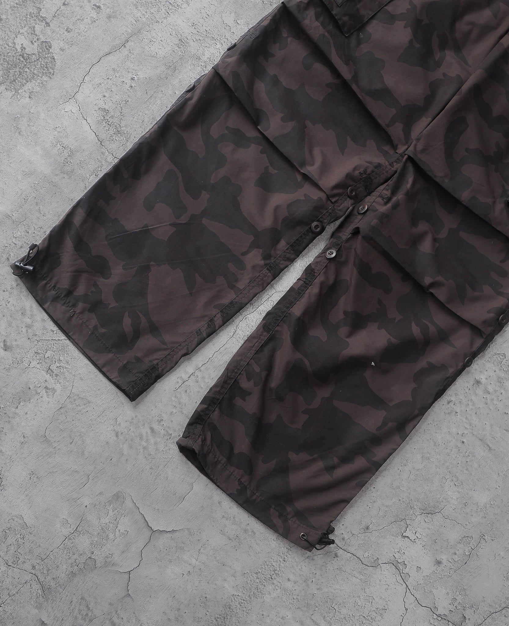  10.11.24 - VTG OUTDOOR CARGO PANTS 
