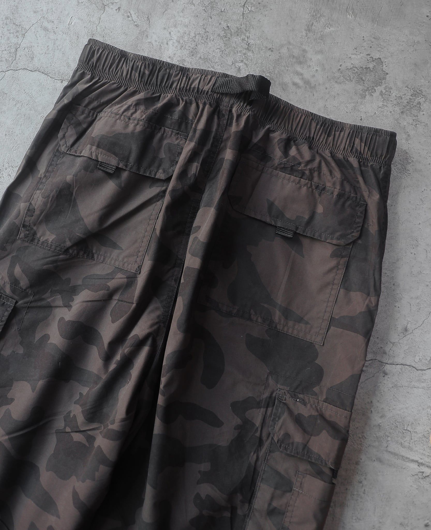  10.11.24 - VTG OUTDOOR CARGO PANTS 