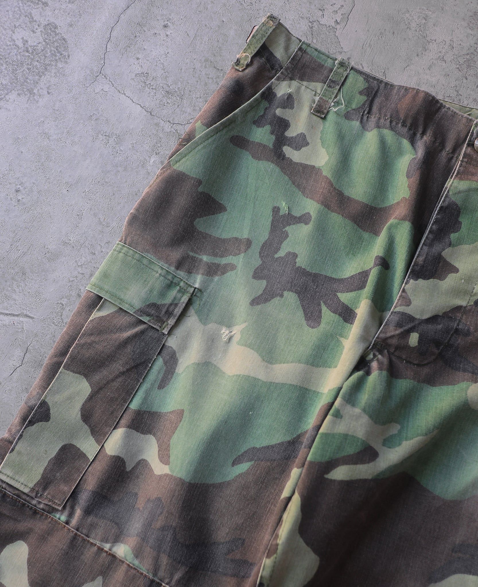  10.11.24 - VTG MILITARY CARGO PANTS 