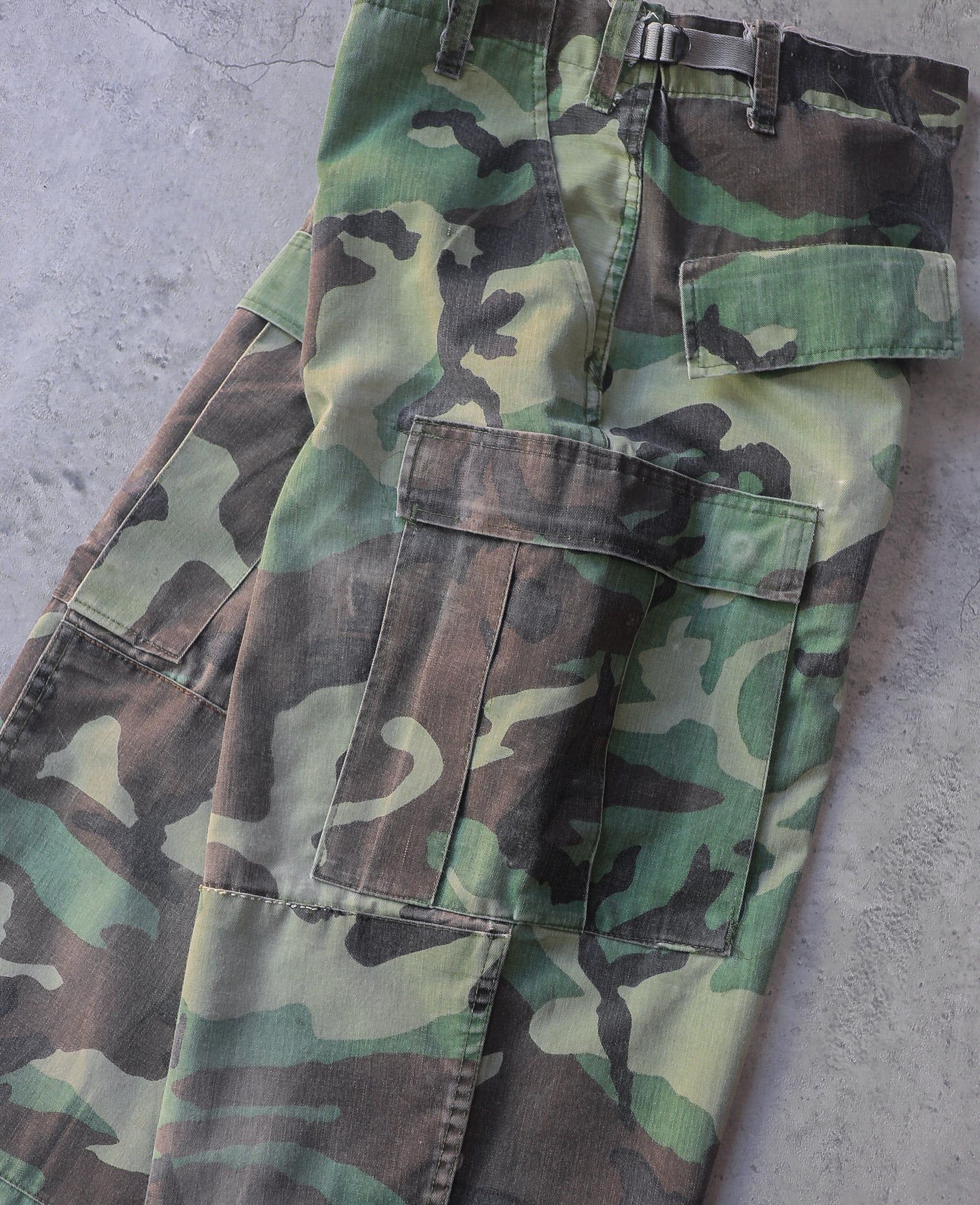  10.11.24 - VTG MILITARY CARGO PANTS 
