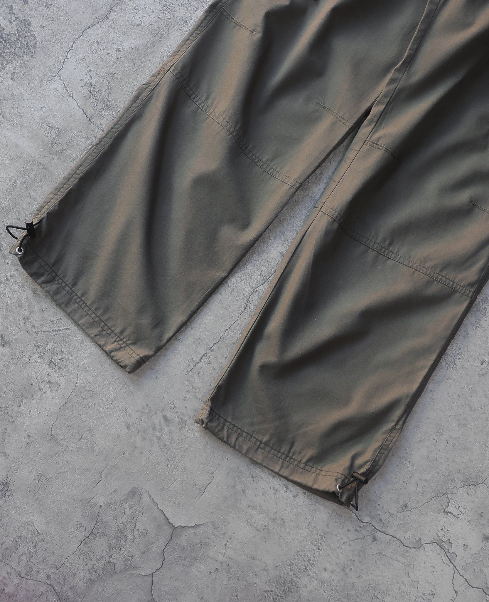  10.11.24 - VTG OUTDOOR CARGO PANTS 
