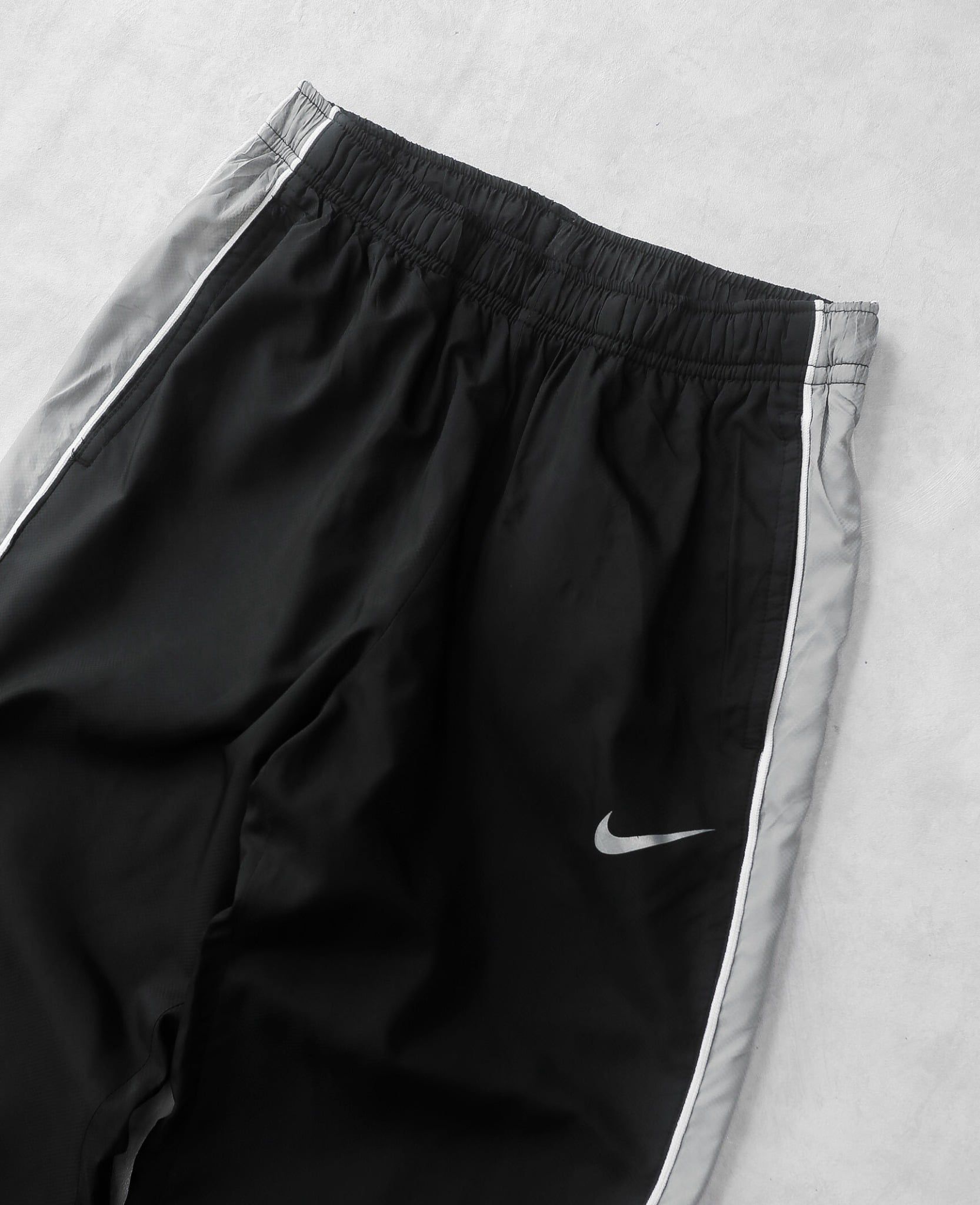  05.05.24 - VTG SPORT WIND TRACK PANTS - NIKE 
