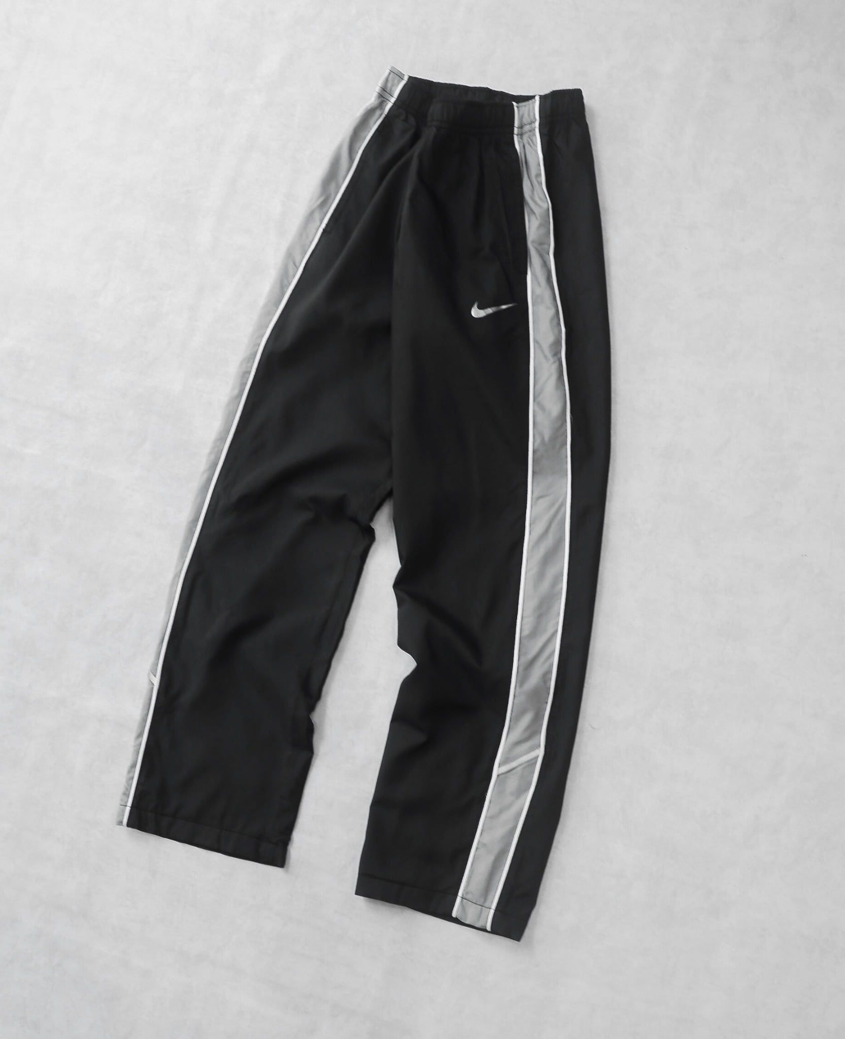  05.05.24 - VTG SPORT WIND TRACK PANTS - NIKE 