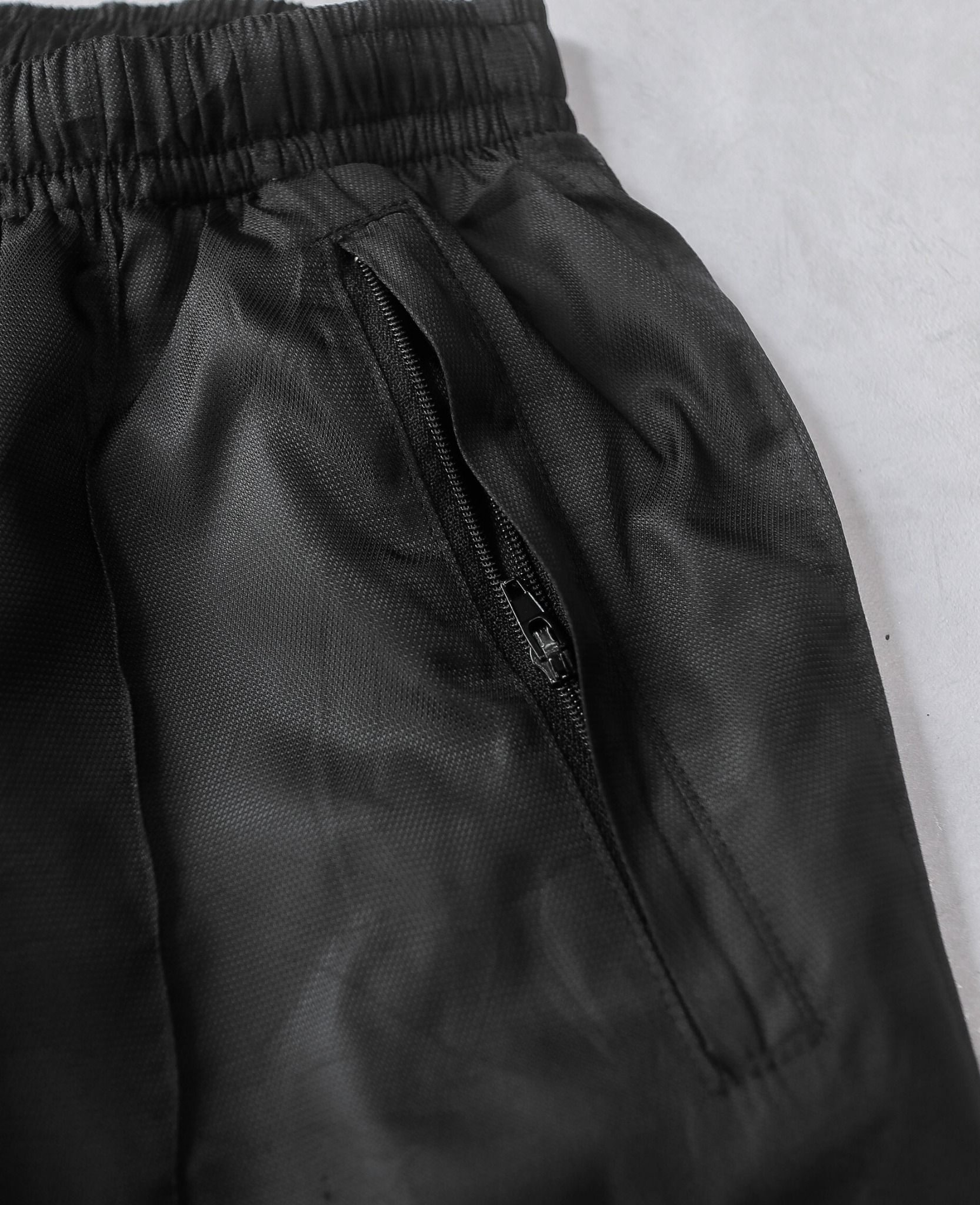  05.05.24 - VTG SPORT WIND TRACK PANTS - CHAMPION 