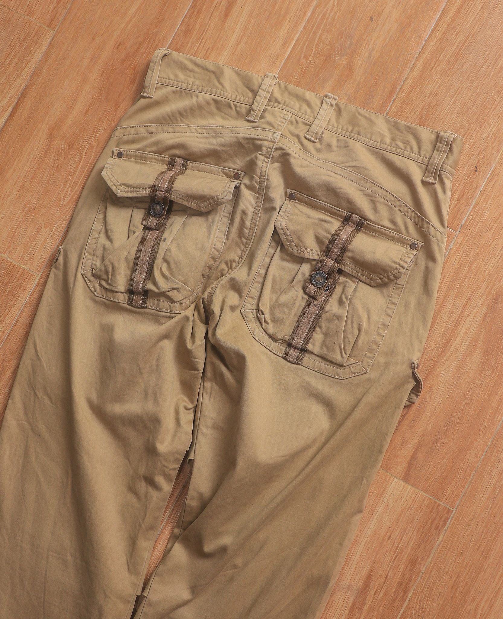  10.23.24 - VTG CARGO PANTS 