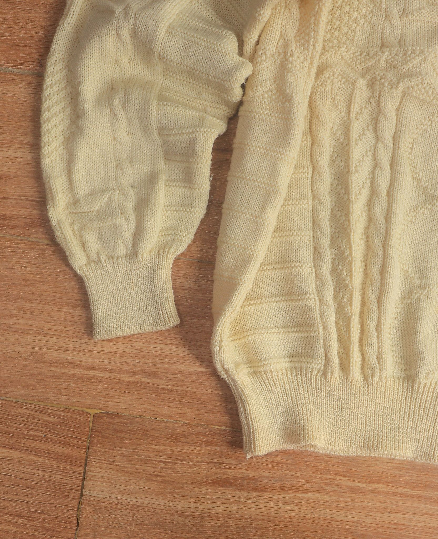 10.24.24 - VTG KNIT SWEATSHIRT - WINDERMERE 