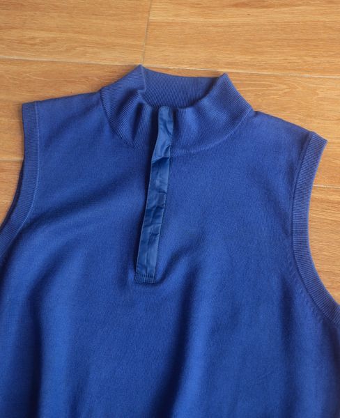  10.24.24 - VTG KNIT VEST - UNIQLO 