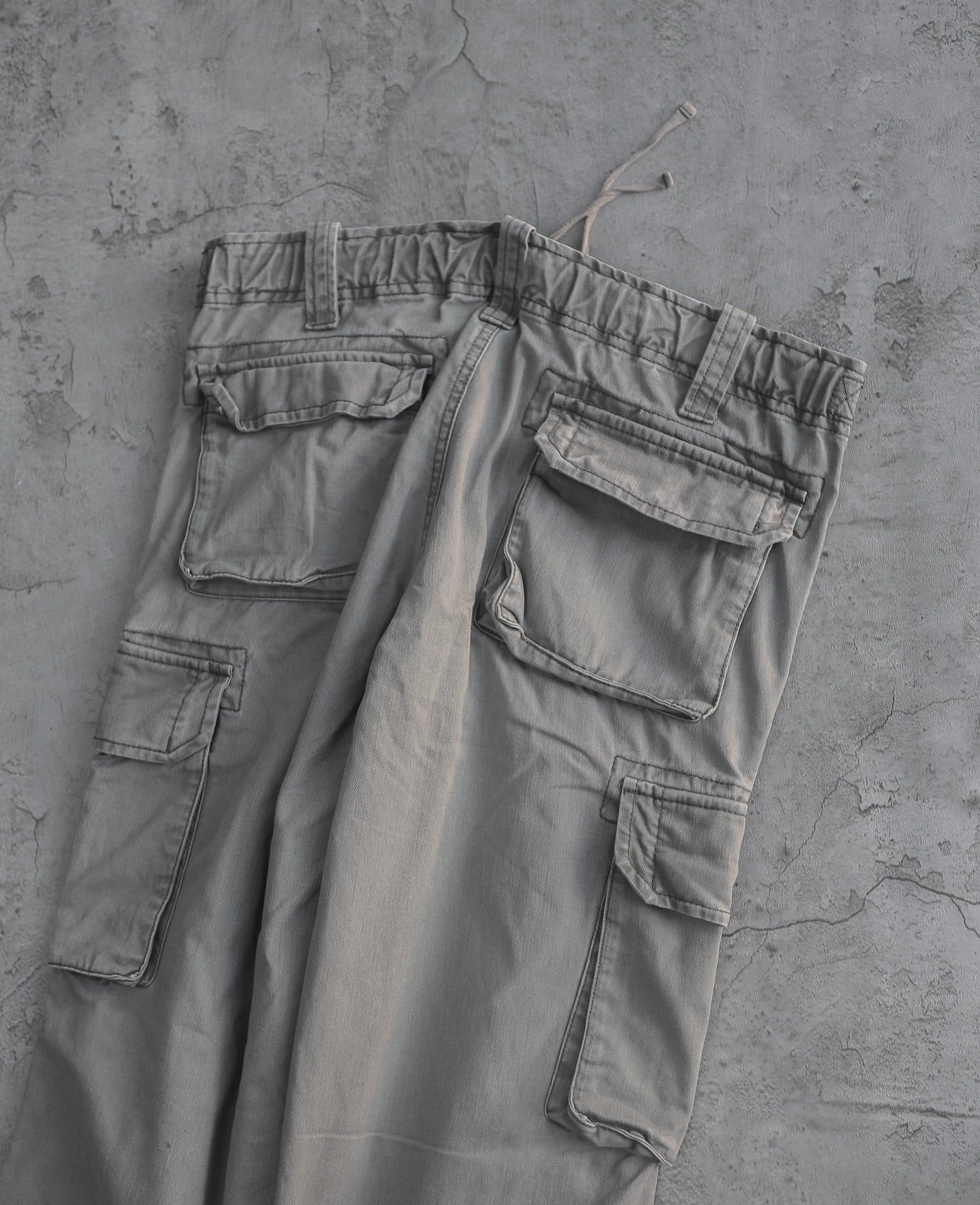  10.30.24 - VTG CARGO PANTS 