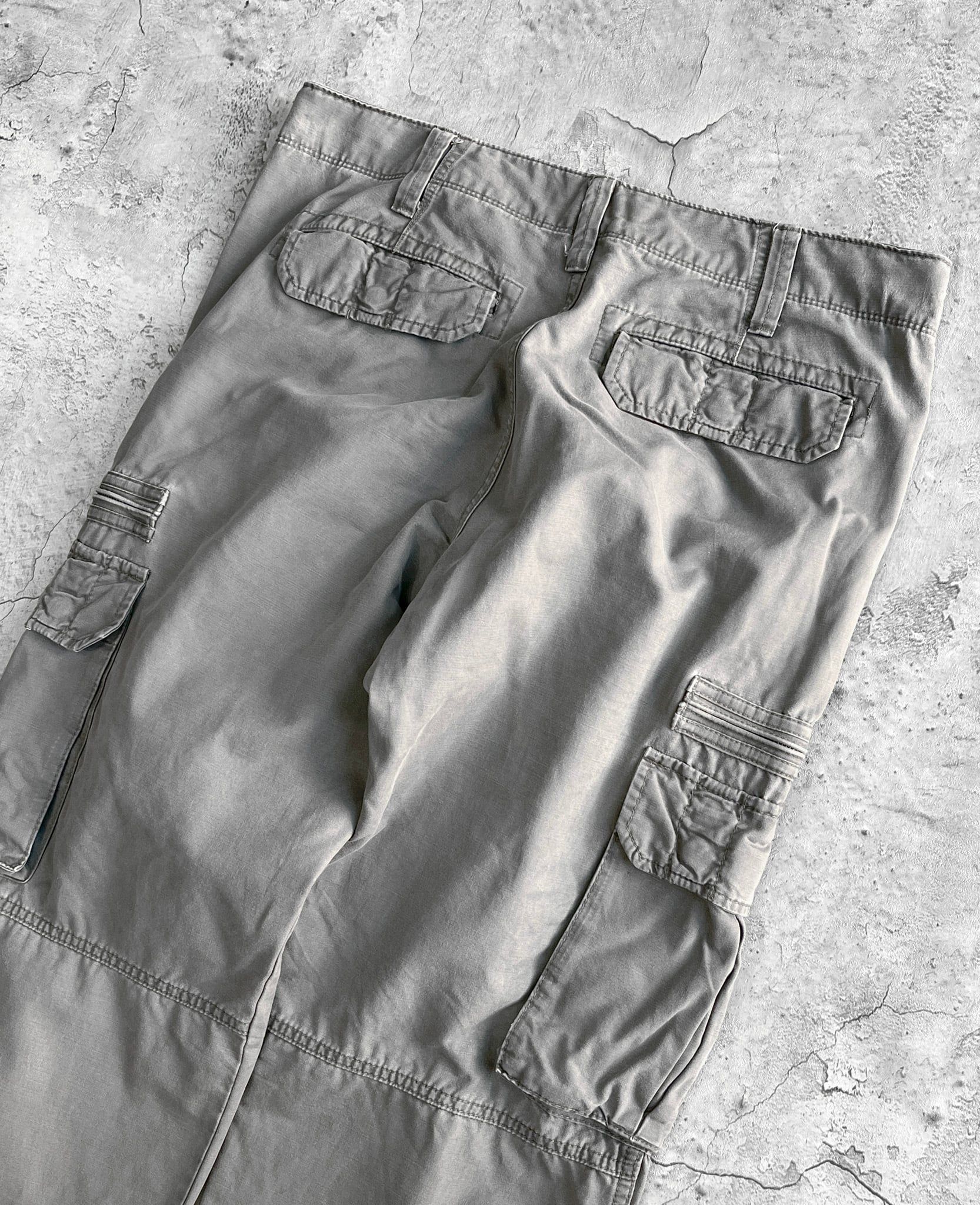  10.30.24 - VTG CARGO PANTS - UNIQLO 