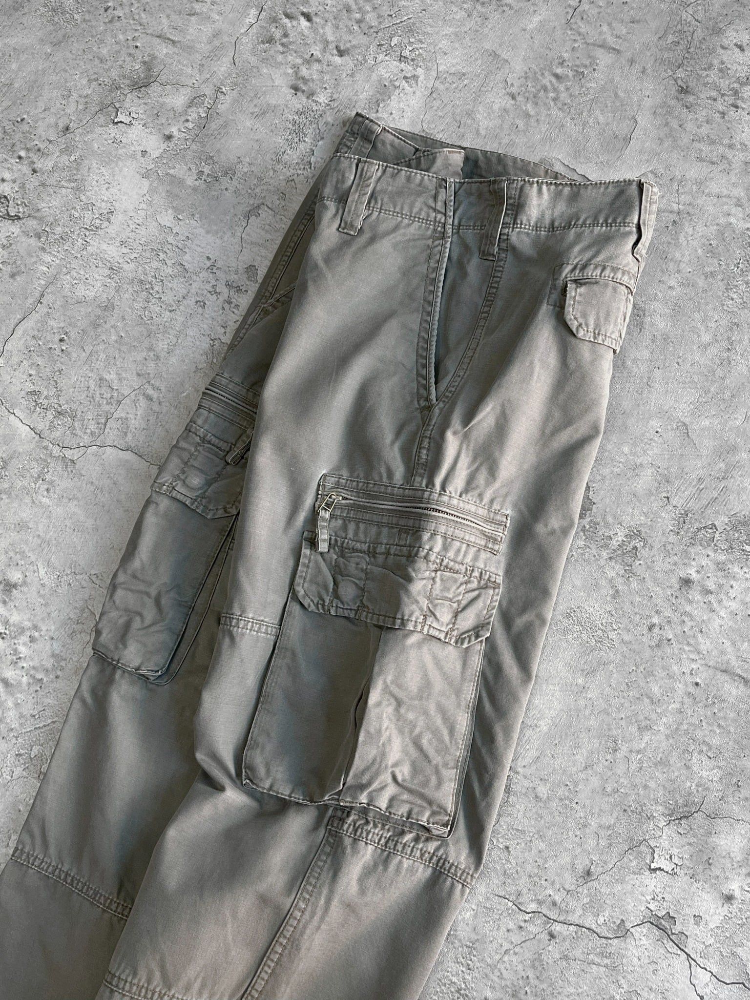 10.30.24 - VTG CARGO PANTS - UNIQLO 