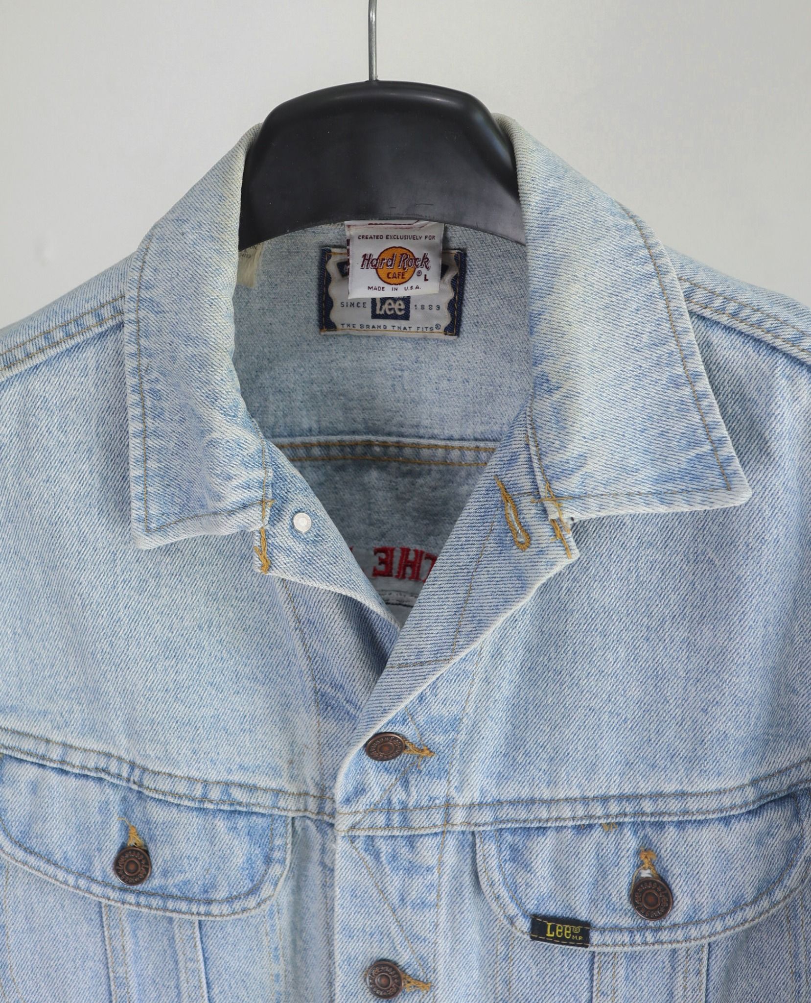  07.10.23 - VTG TRUCKER DENIM JACKET - HARDROCK CAFE by LEE 90s 