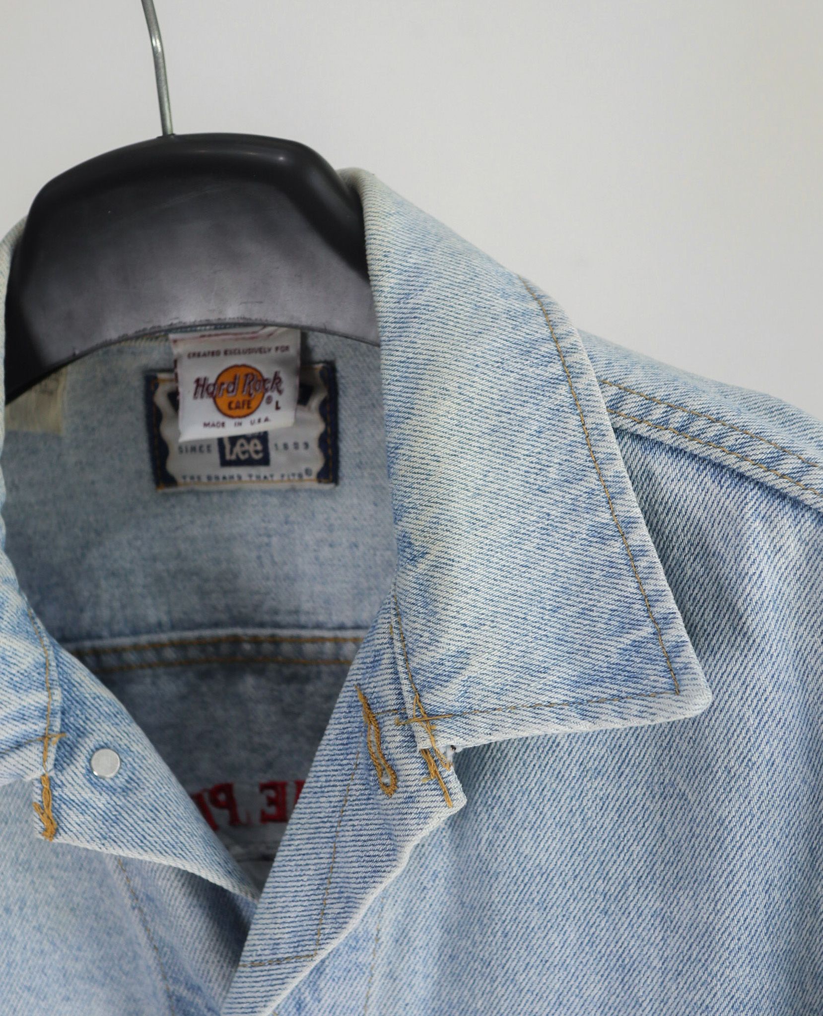  07.10.23 - VTG TRUCKER DENIM JACKET - HARDROCK CAFE by LEE 90s 