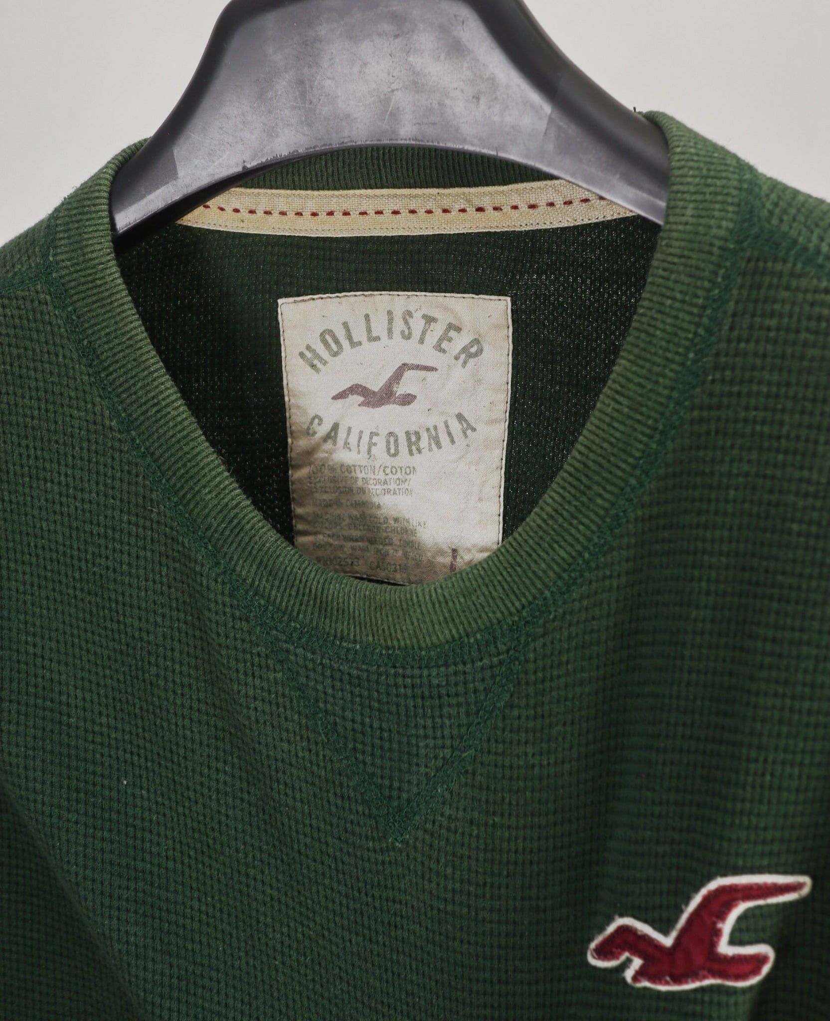  03.12.24 - VTG LONGSLEEVE WAFFLE SHIRT - HOLLISTER 