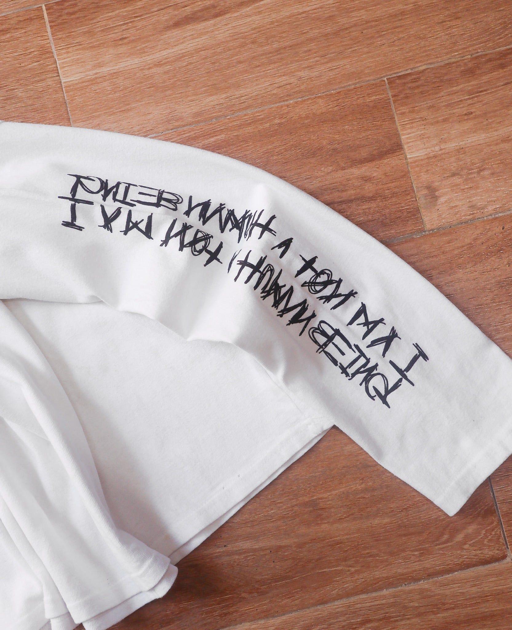 05.28.24 - VTG OVERSIZED LONGSLEEVE SHIRT - I AM NOT HUMAN BEING 