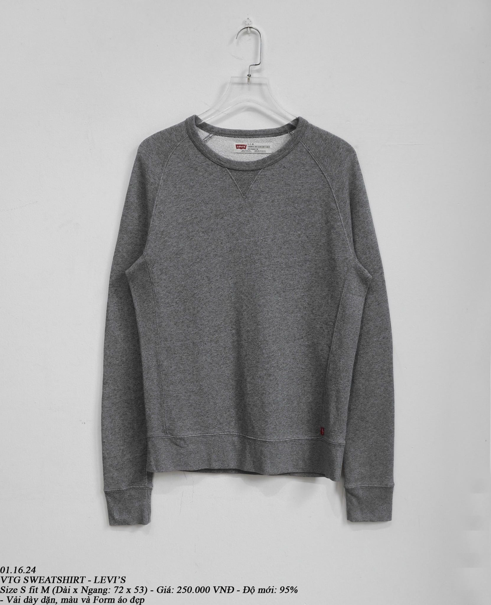  01.16.24 - VTG SWEATSHIRT - LEVI'S 