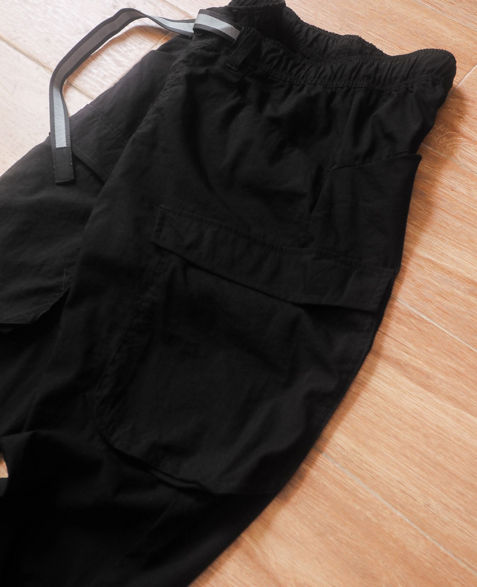  06.11.24 - VTG LIGHTWEIGHT CROPPED CARGO PANTS - MAC HOUSE RUN DENIM 