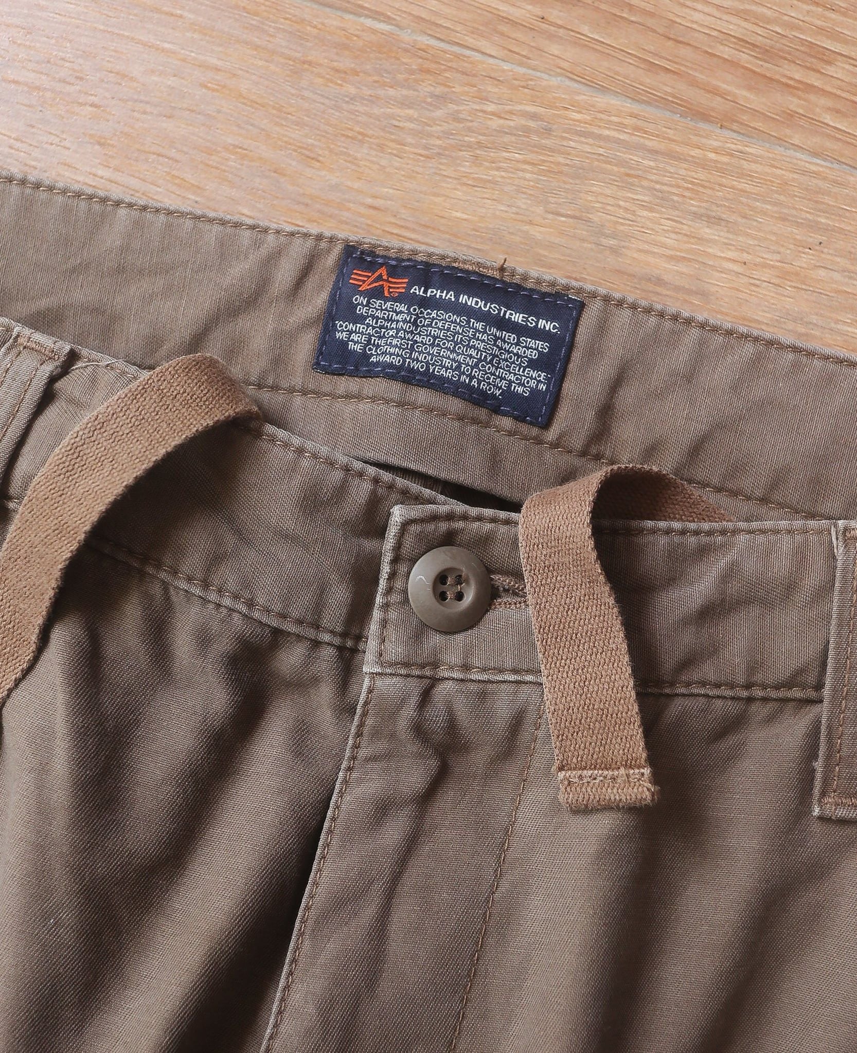  06.11.24 - VTG BAGGY CARGO SHORT - ALPHA INDUSTRIES 