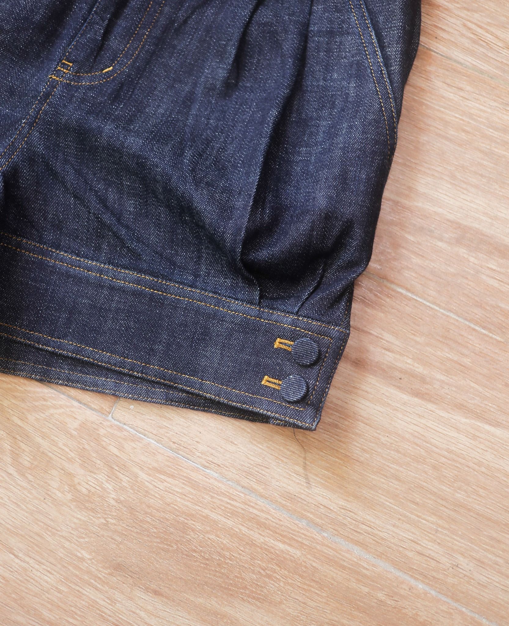  06.12.24 - VTG DENIM OVERALLS SHORT - BROWNIE BEE 