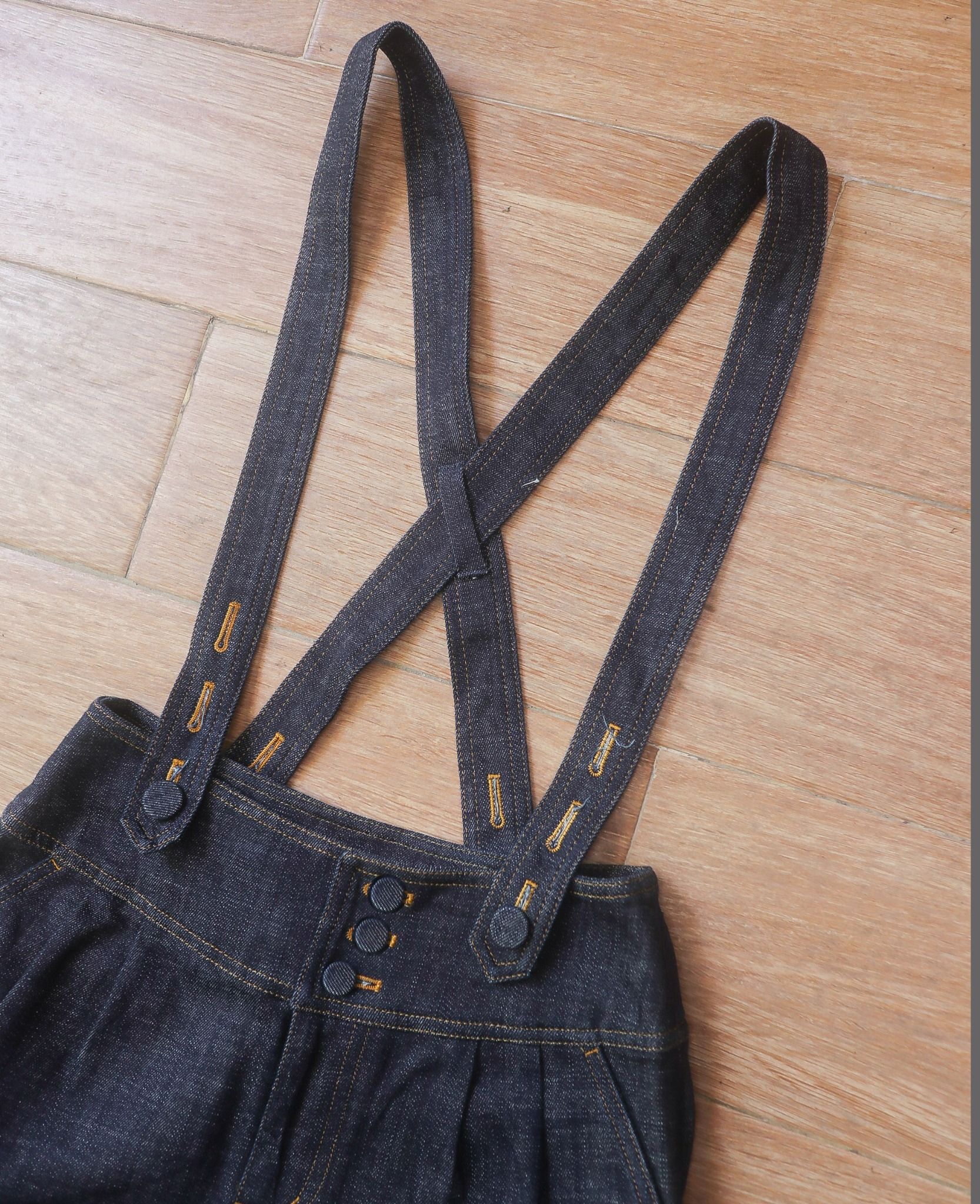  06.12.24 - VTG DENIM OVERALLS SHORT - BROWNIE BEE 