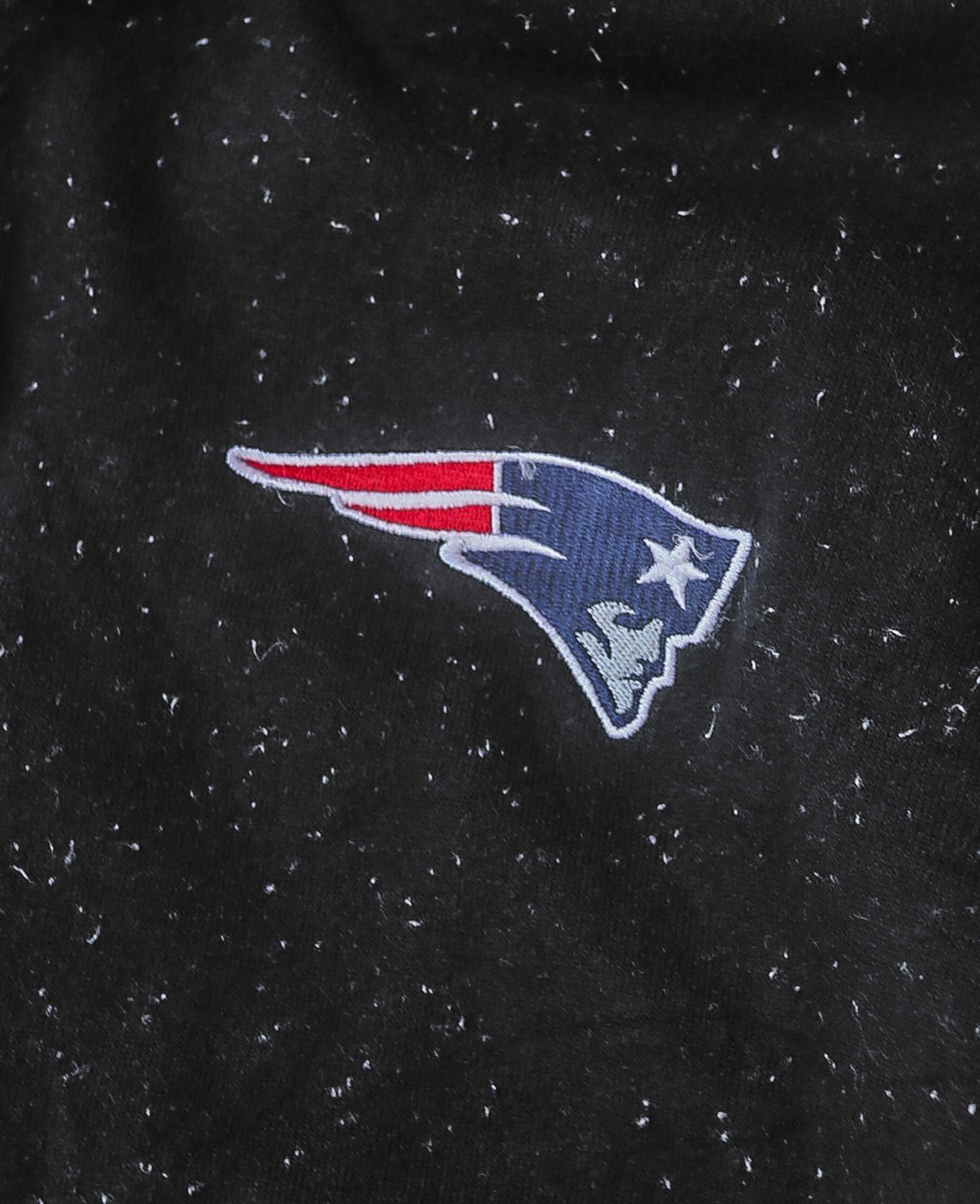  06.18.24 - VTG CROPPED ZIP UP HOODIE - NFL PROLINE PATRIOTS 