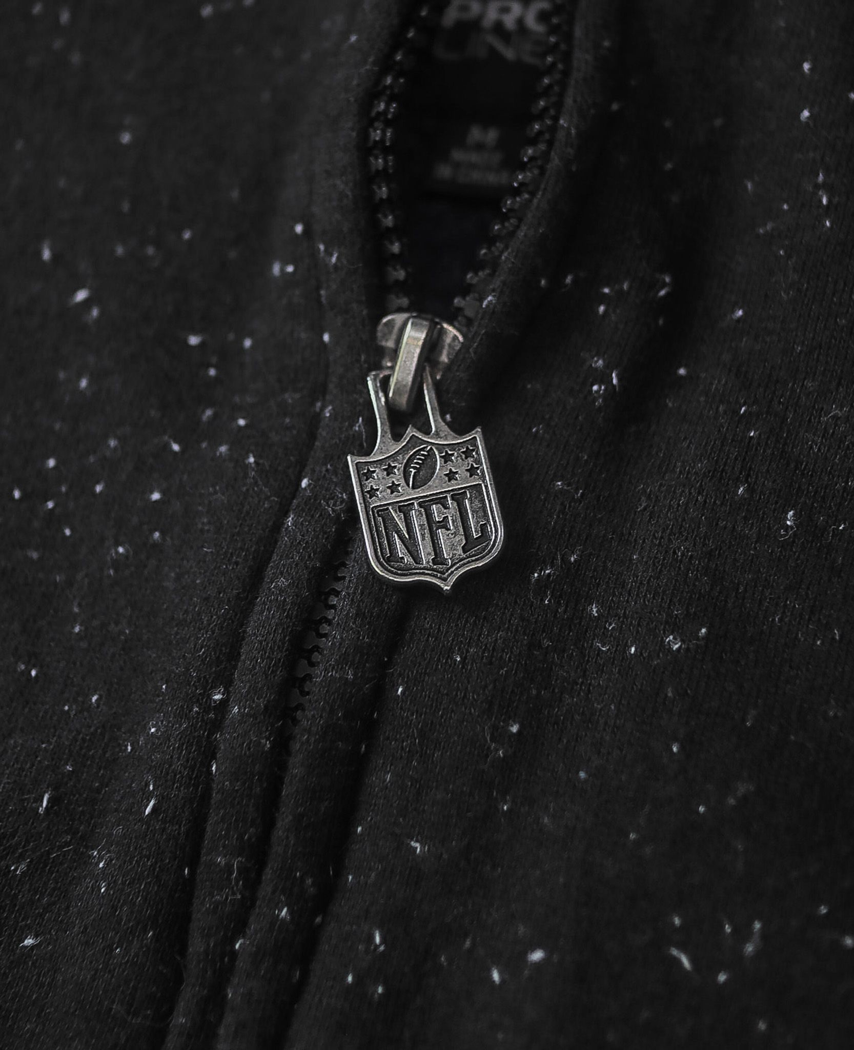 06.18.24 - VTG CROPPED ZIP UP HOODIE - NFL PROLINE PATRIOTS 