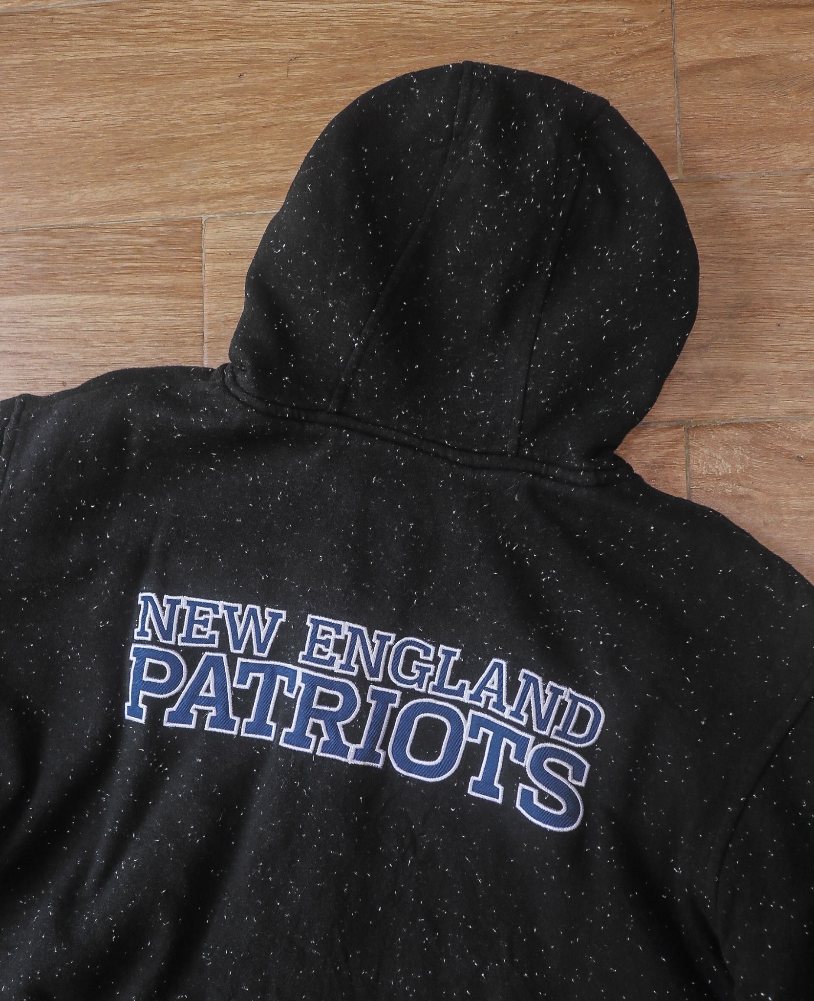  06.18.24 - VTG CROPPED ZIP UP HOODIE - NFL PROLINE PATRIOTS 