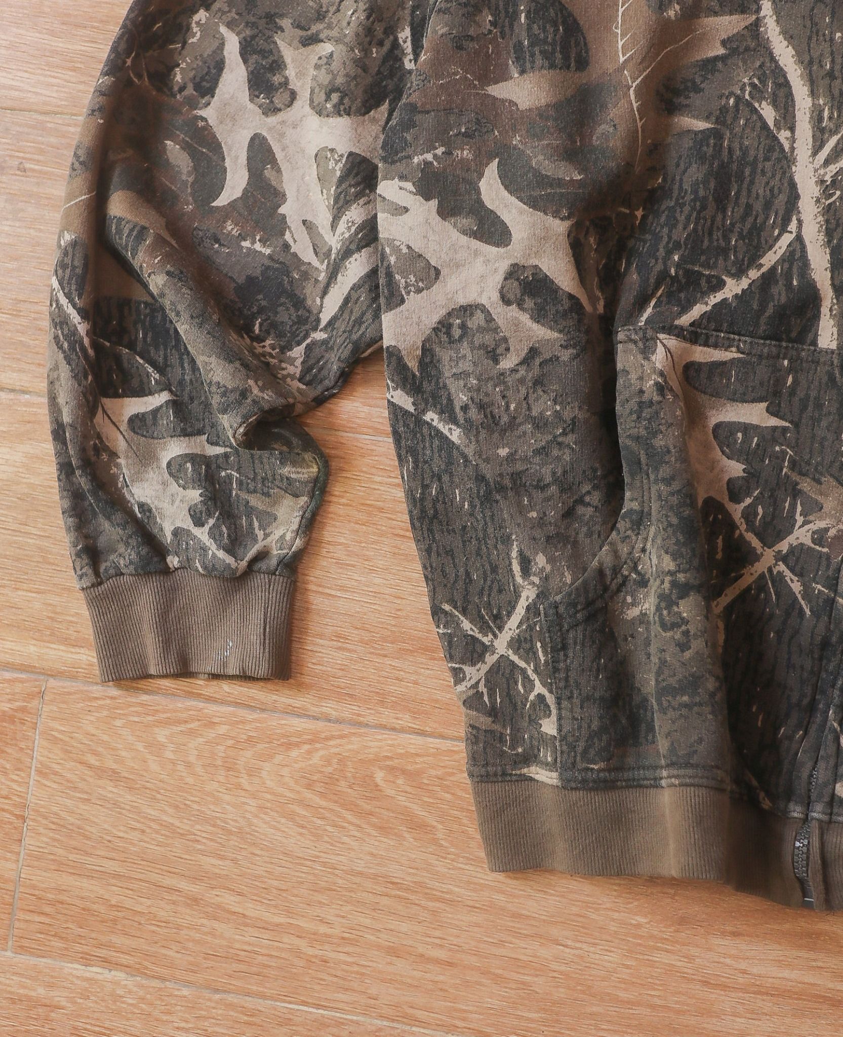  06.18.24 - VTG ZIP UP HOODIE - MOUNTAIN RIDGE 