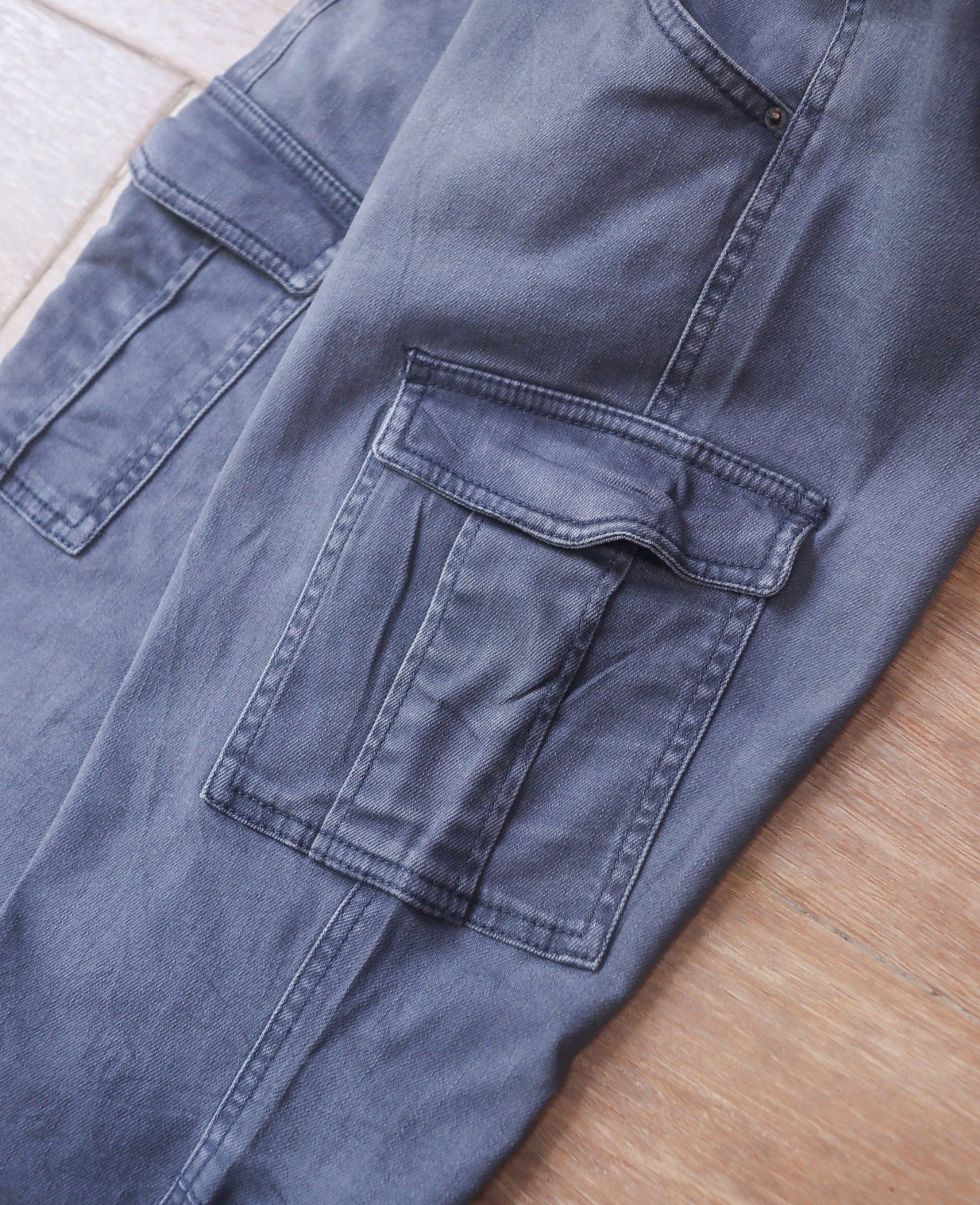  06.26.24 - VTG SKINNY CARGO PANTS - TOPTEN 