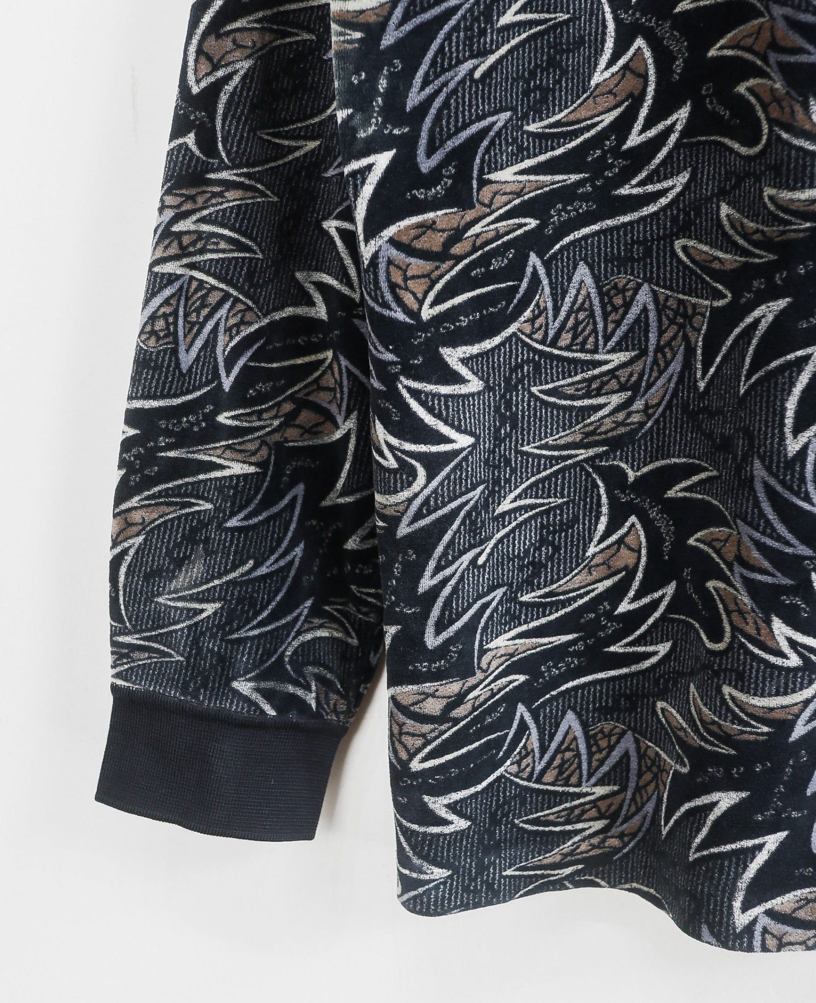  06.25.24 - VTG VELVET LONGSLEEVE SHIRT - HILTON 